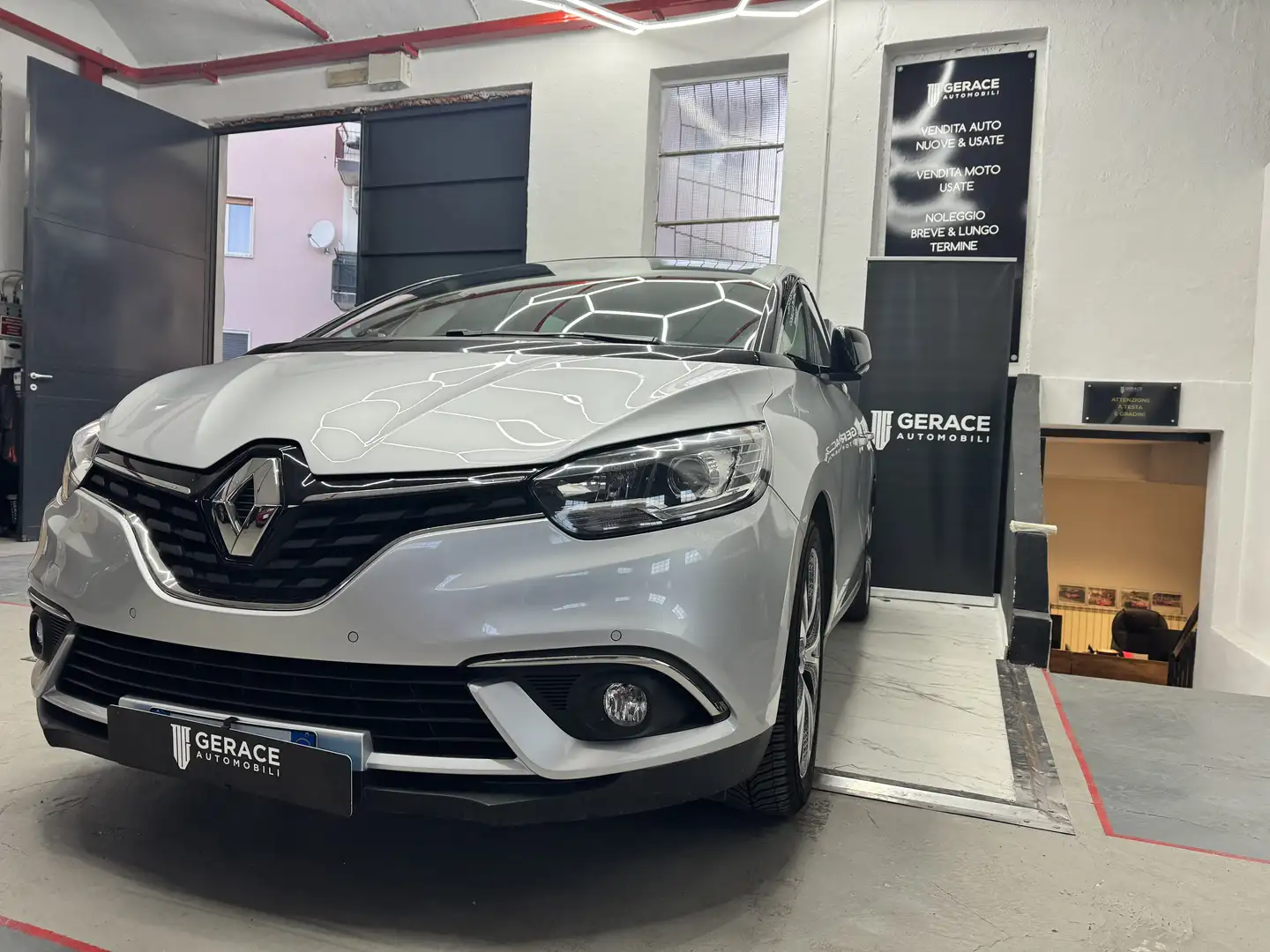 Renault Scenic Scenic IV 2017 1.5 dci energy Intens 110cv edc Silber - 2