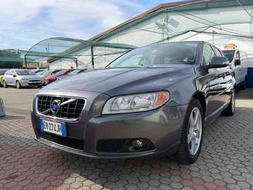 V70 III 2.0 d3 Summum geartronic E5