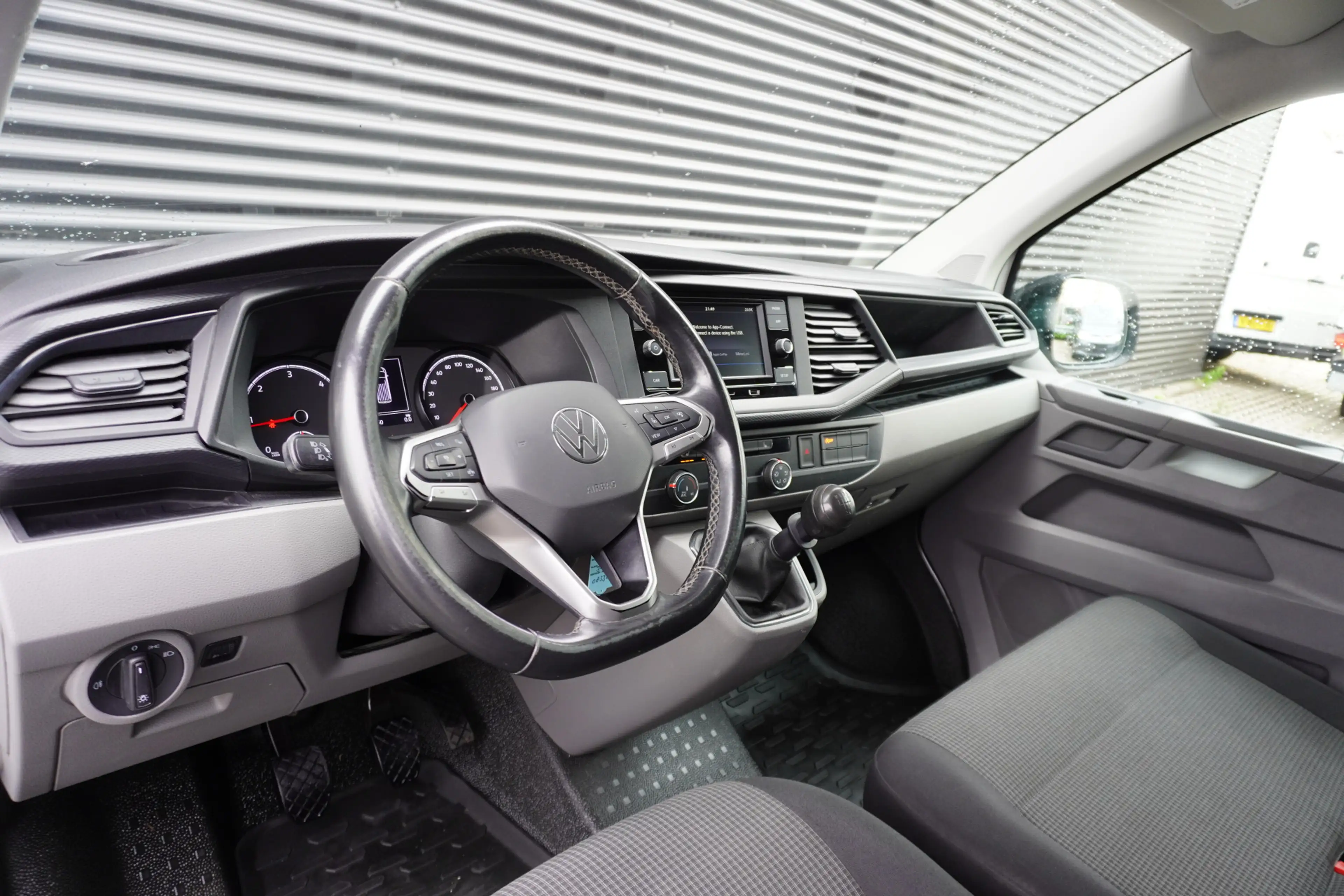Volkswagen Transporter 30 110pk L2H1 Trekhaak Apple carplay Camera ACC Cr — photo 2