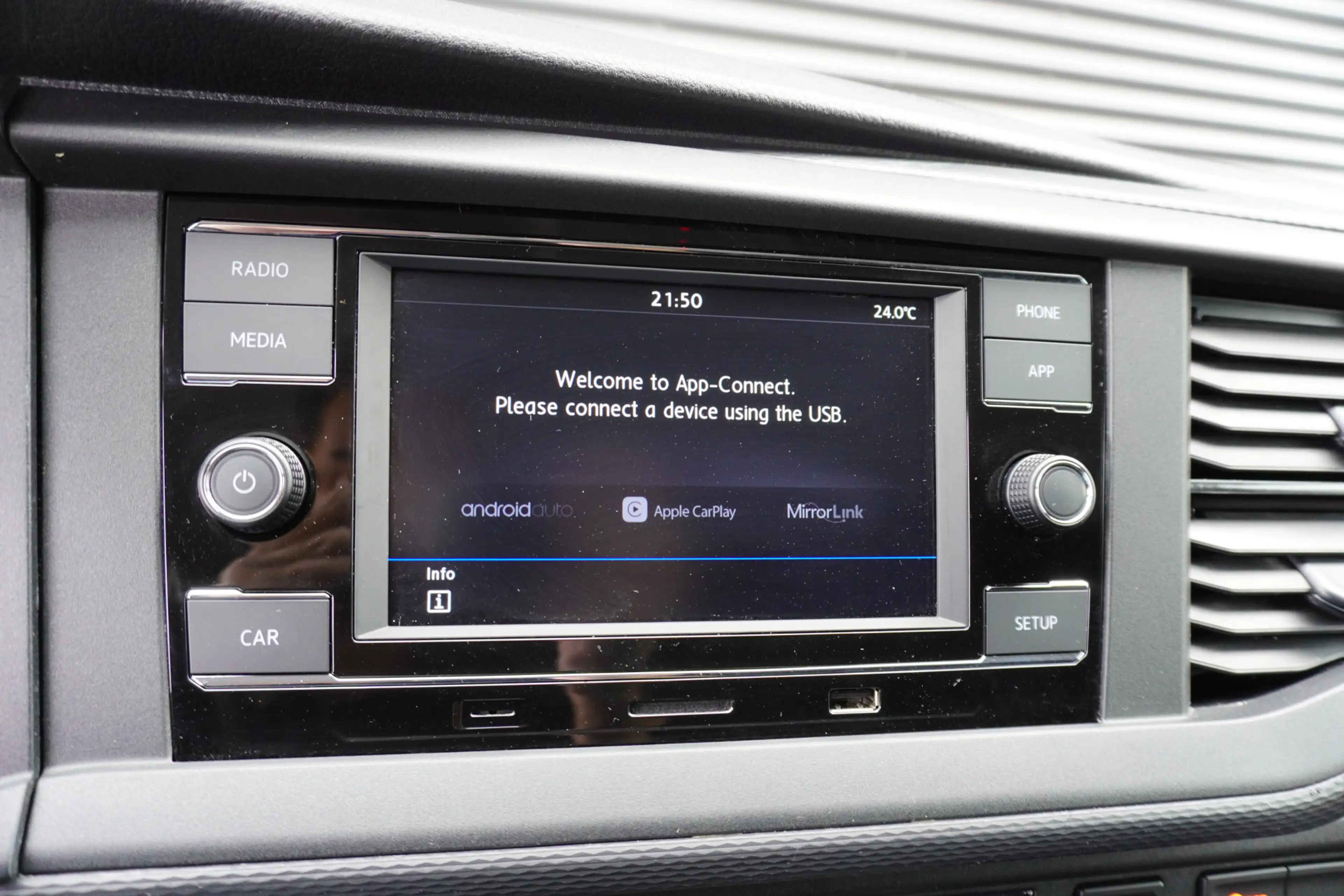 Volkswagen Transporter 30 110pk L2H1 Trekhaak Apple carplay Camera ACC Cr — photo 14