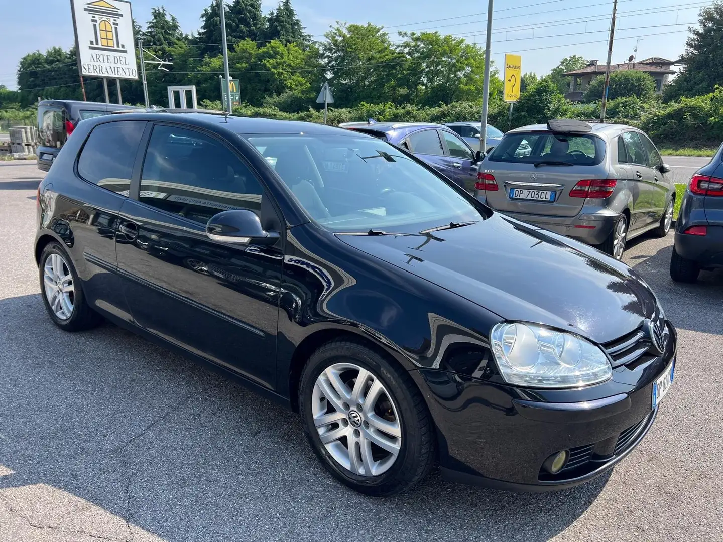 Volkswagen Golf 3p 1.6 Comfortline*BENZ/GPL CINGHIA FATTA Schwarz - 2