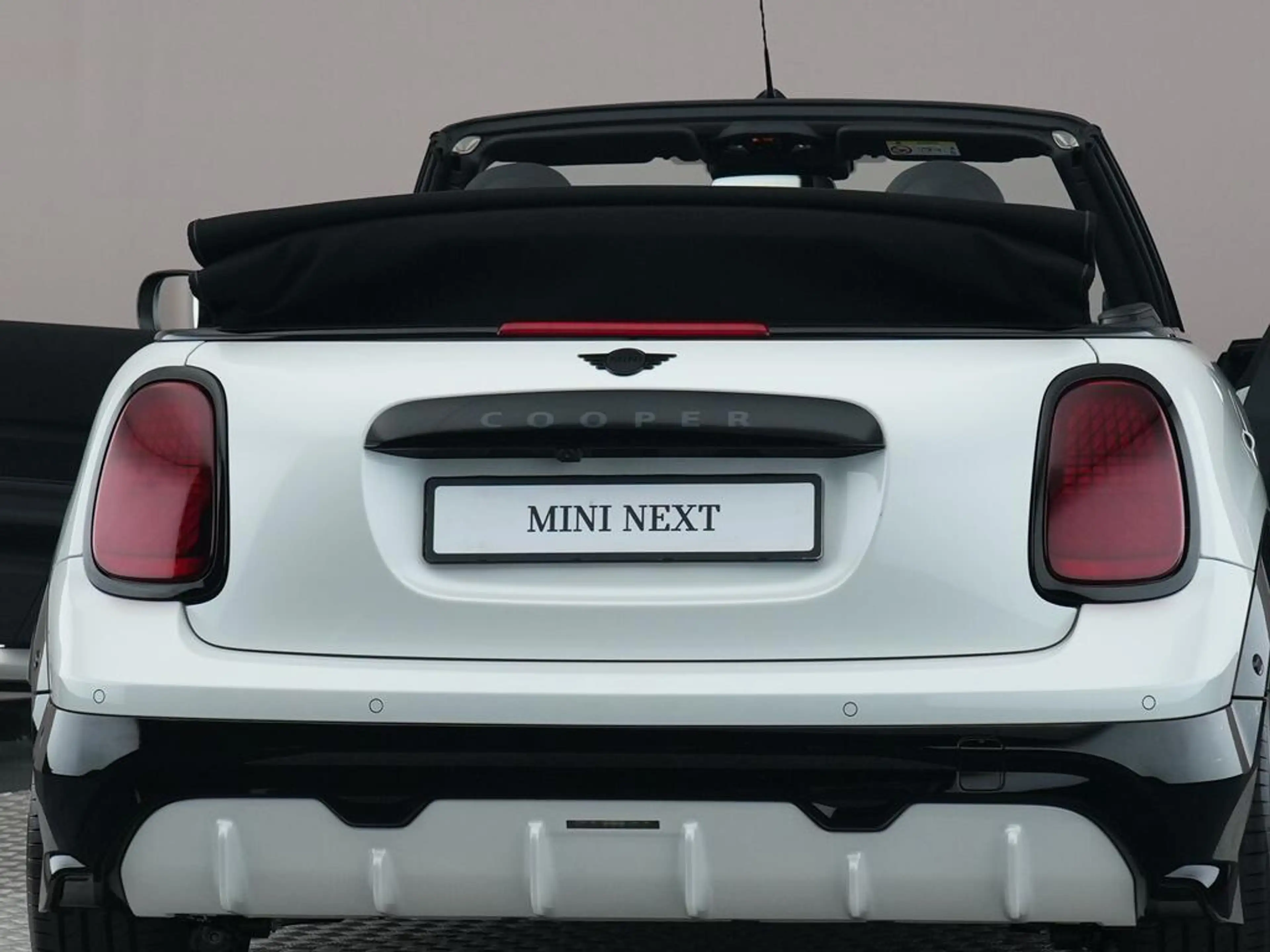 MINI Cooper C Cabrio 2.0 John Cooper Works M — photo 12