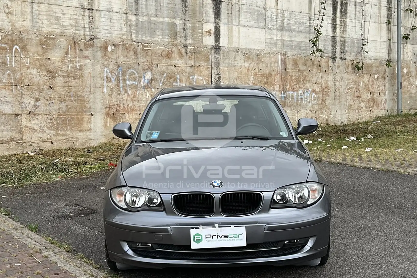 BMW 118 118d 2.0 143CV cat 5 porte DPF Gümüş rengi - 2