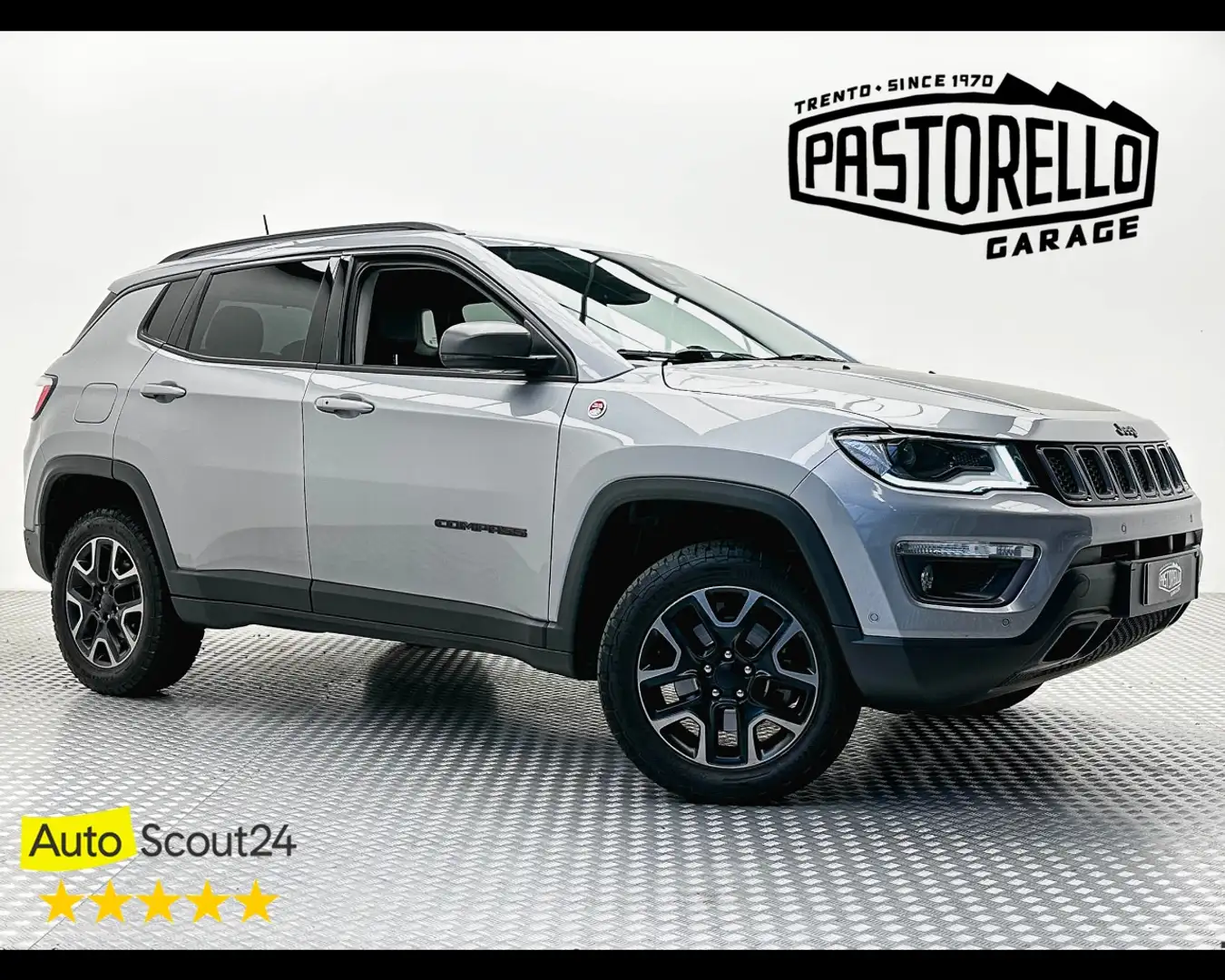 Jeep Compass 2.0 Multijet II 170 aut. 4WD Trailhawk Silber - 1