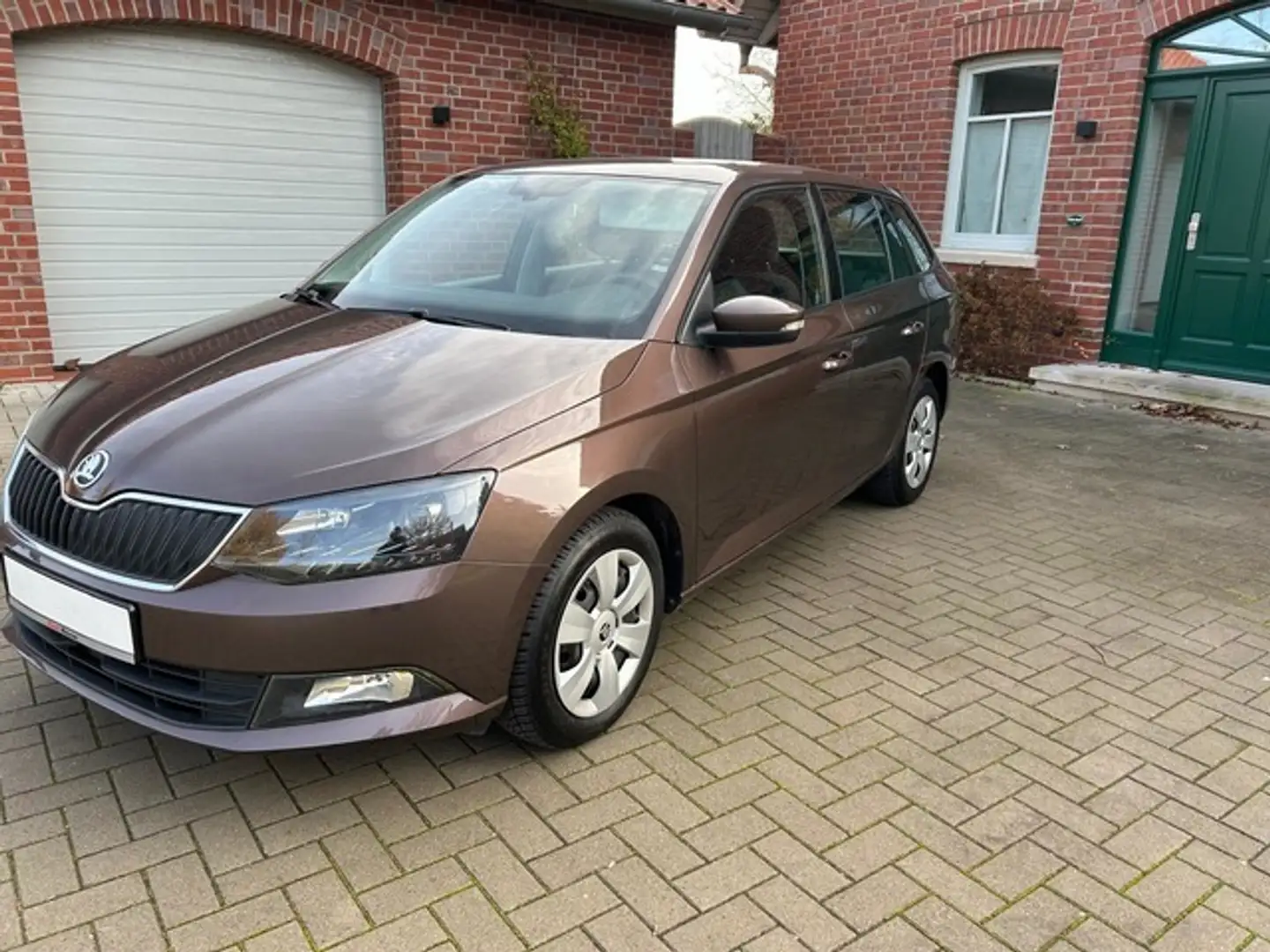 Skoda Fabia Kombi Ambition 1.2,Klima,SV,ZV Braun - 1