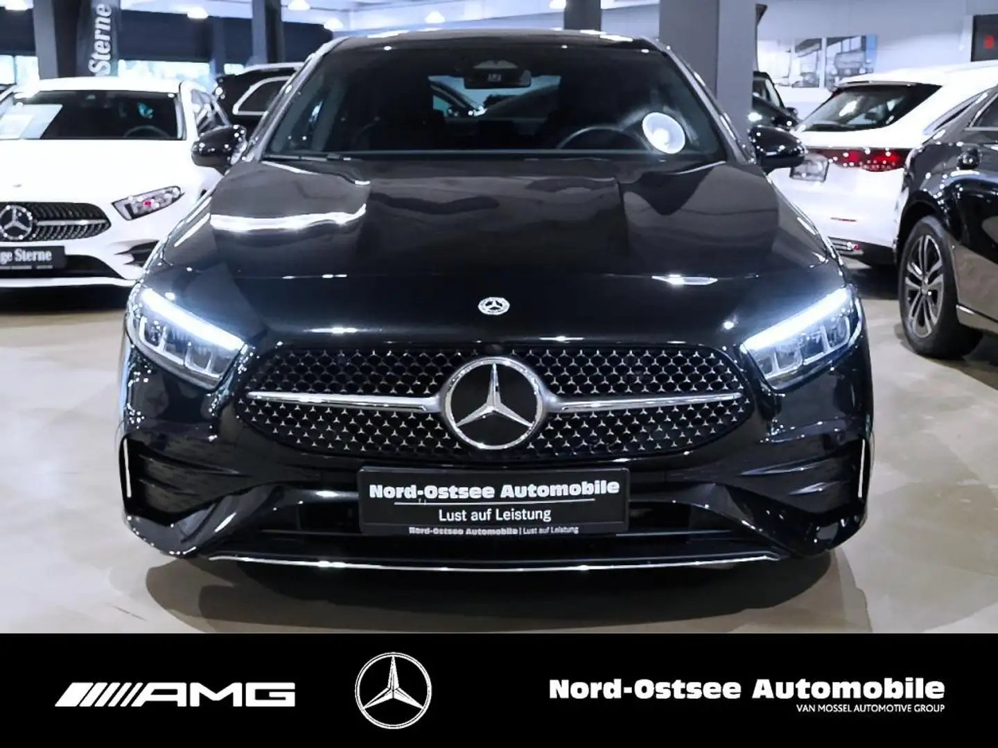 Mercedes-Benz A 180 d AMG LED KAMERA KEYLESS SITZHZ NAVI TEMPO Schwarz - 2