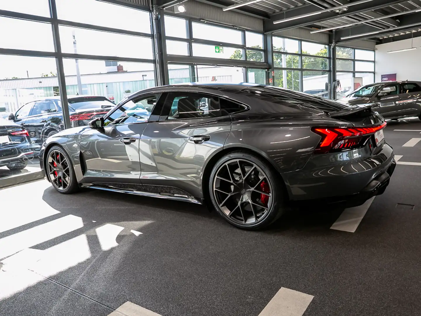 Audi RS e-tron GT performance 550 kW quattro Matrix Gris - 2