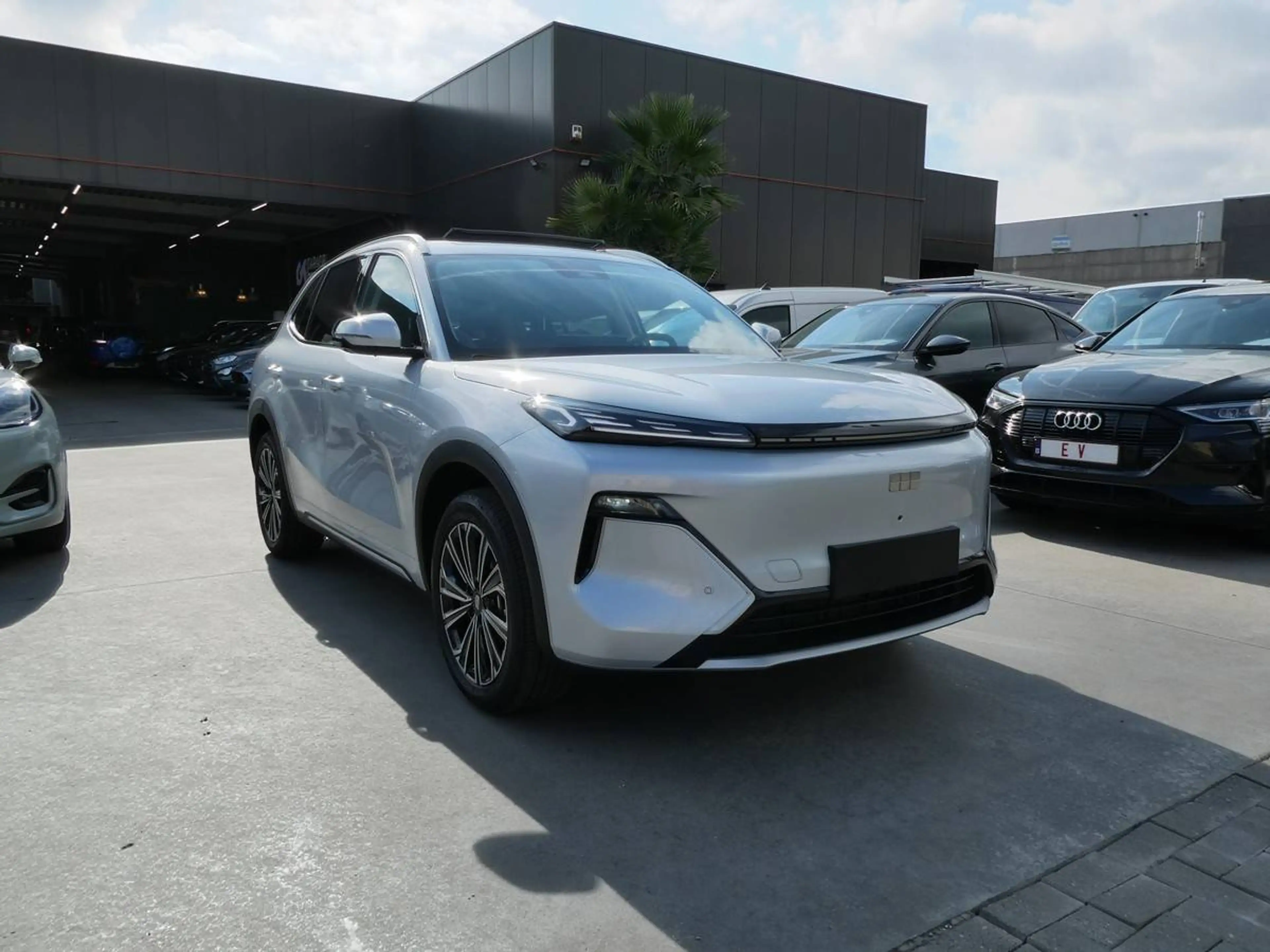 Geely Starray EM-i 1.5i PHEV 262pk Automaat Max+ Pano ACC BLIS Leder 360 Cam (71106) — photo 8