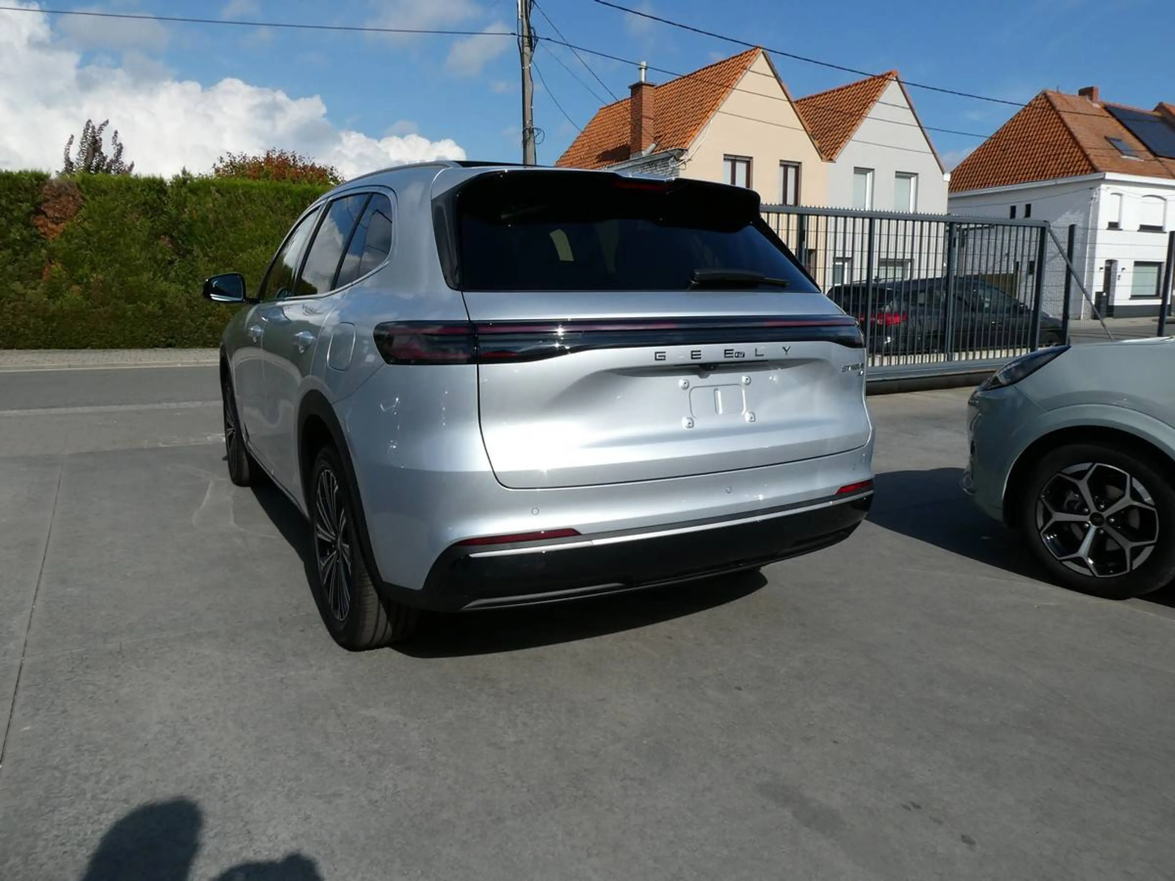 Geely Starray EM-i 1.5i PHEV 262pk Automaat Max+ Pano ACC BLIS Leder 360 Cam (71106) — photo 4