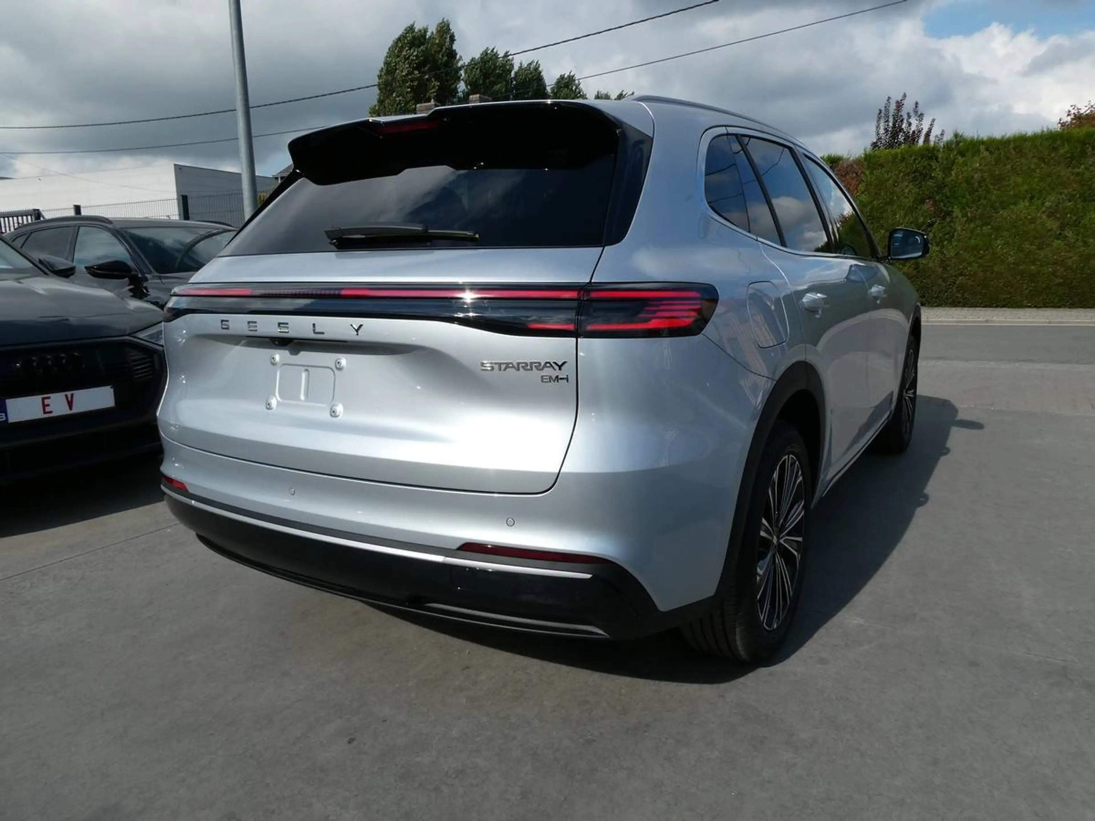 Geely Starray EM-i 1.5i PHEV 262pk Automaat Max+ Pano ACC BLIS Leder 360 Cam (71106) — photo 7