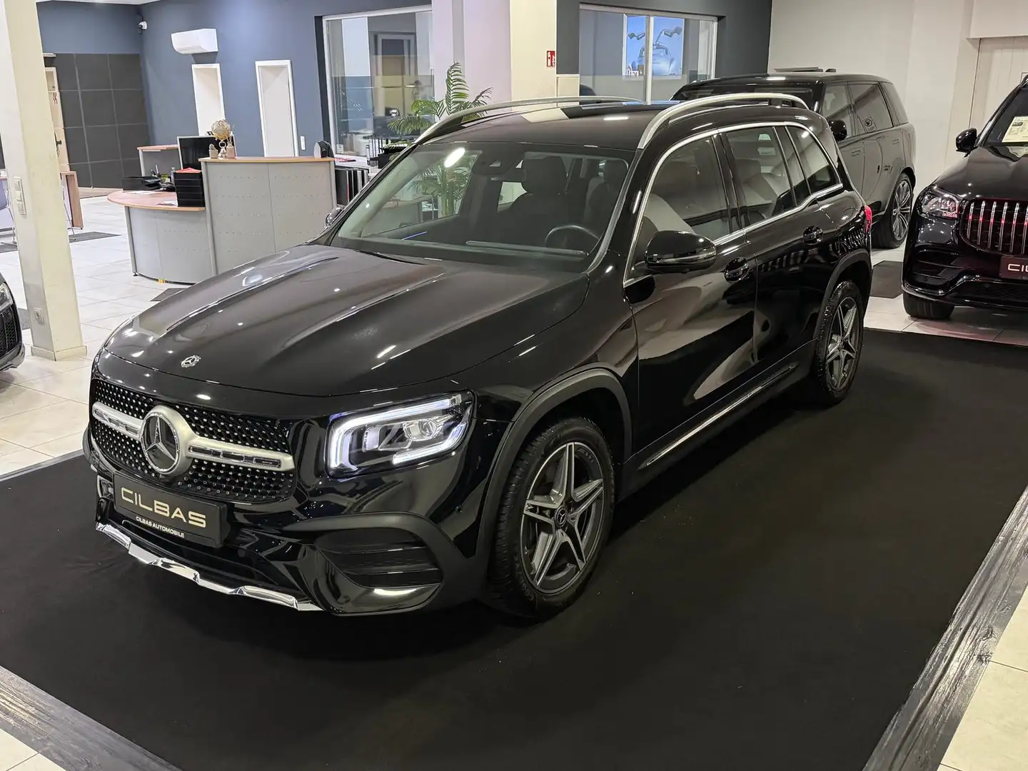 Mercedes-Benz GLB 250 4M AMG-Line *SPUR*360*DAB*LED*NAVI*WIDE* Noir - 1