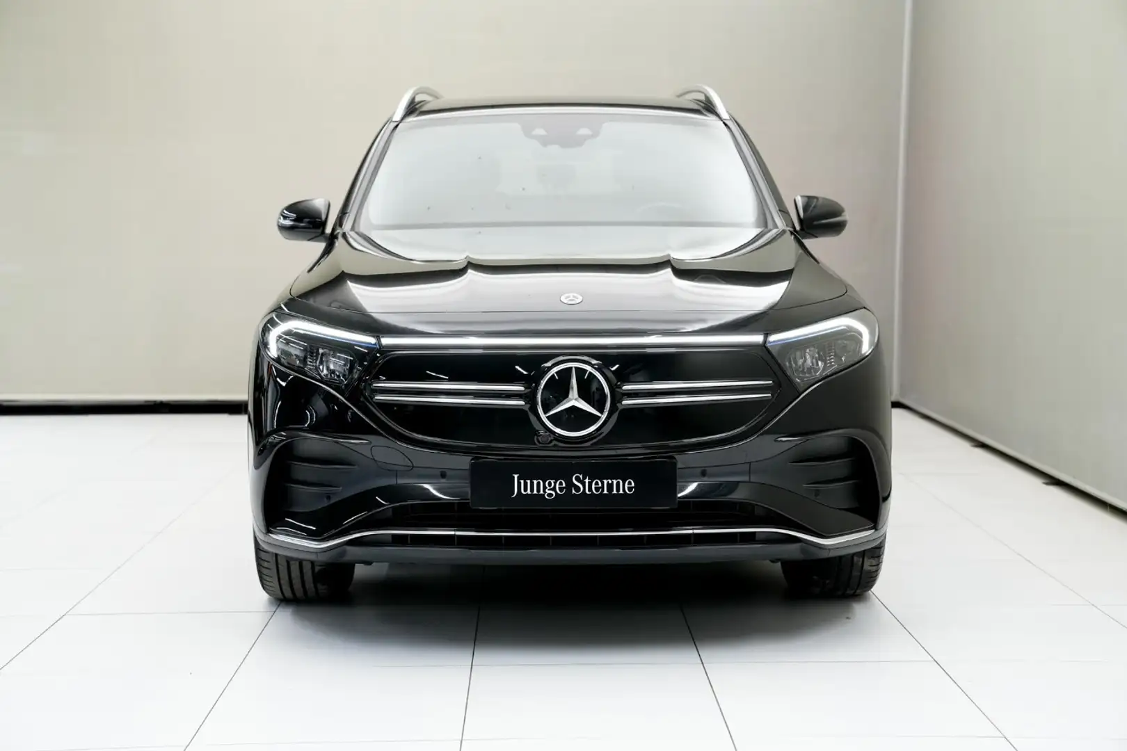 Mercedes-Benz EQB 300 4MATIC Österreich-Edition Navi KAM ACC Schwarz - 2