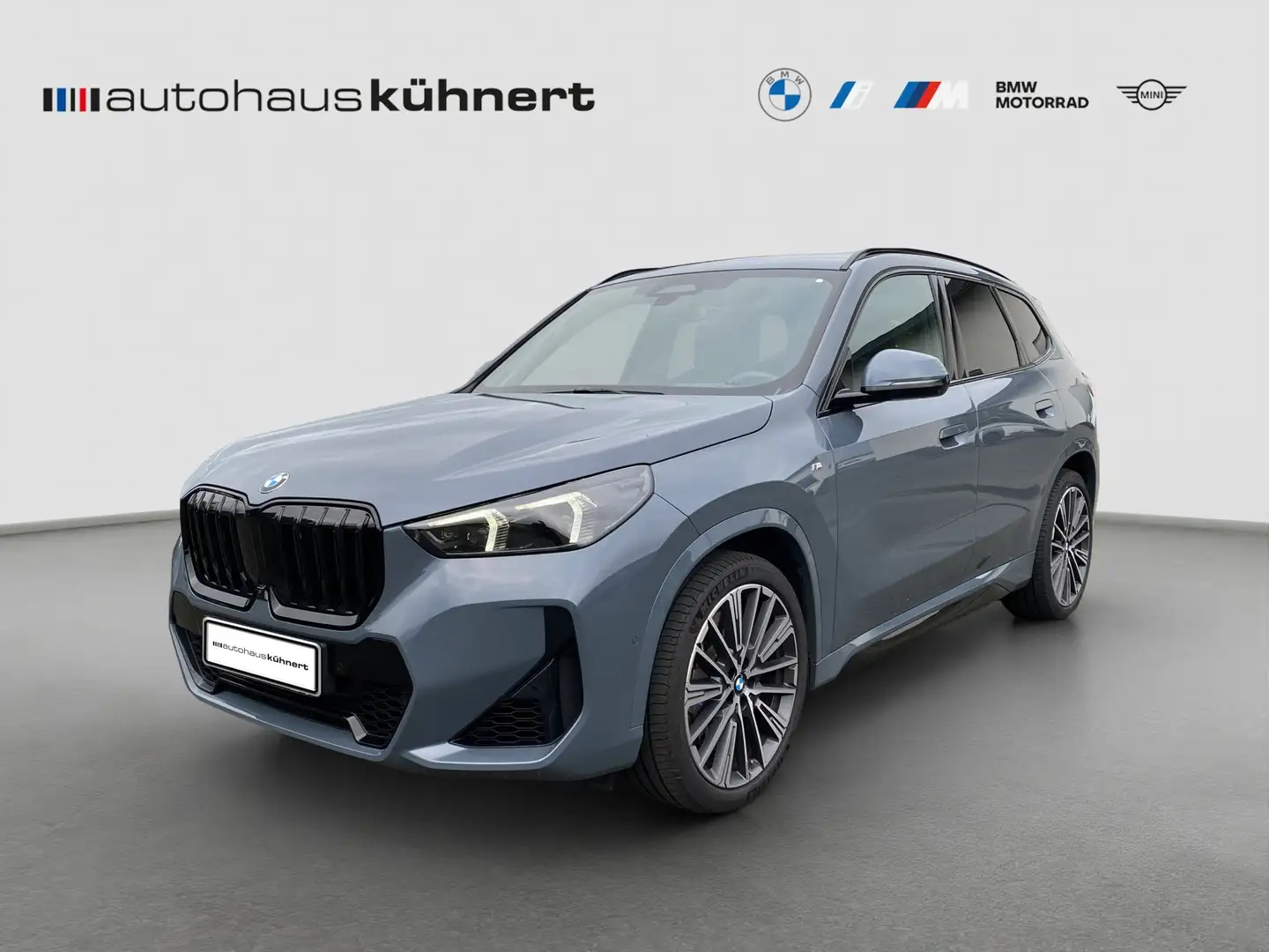 BMW X1 xDrive23i ///M-Sport PRO ACC PanoSD AHK Grau - 2