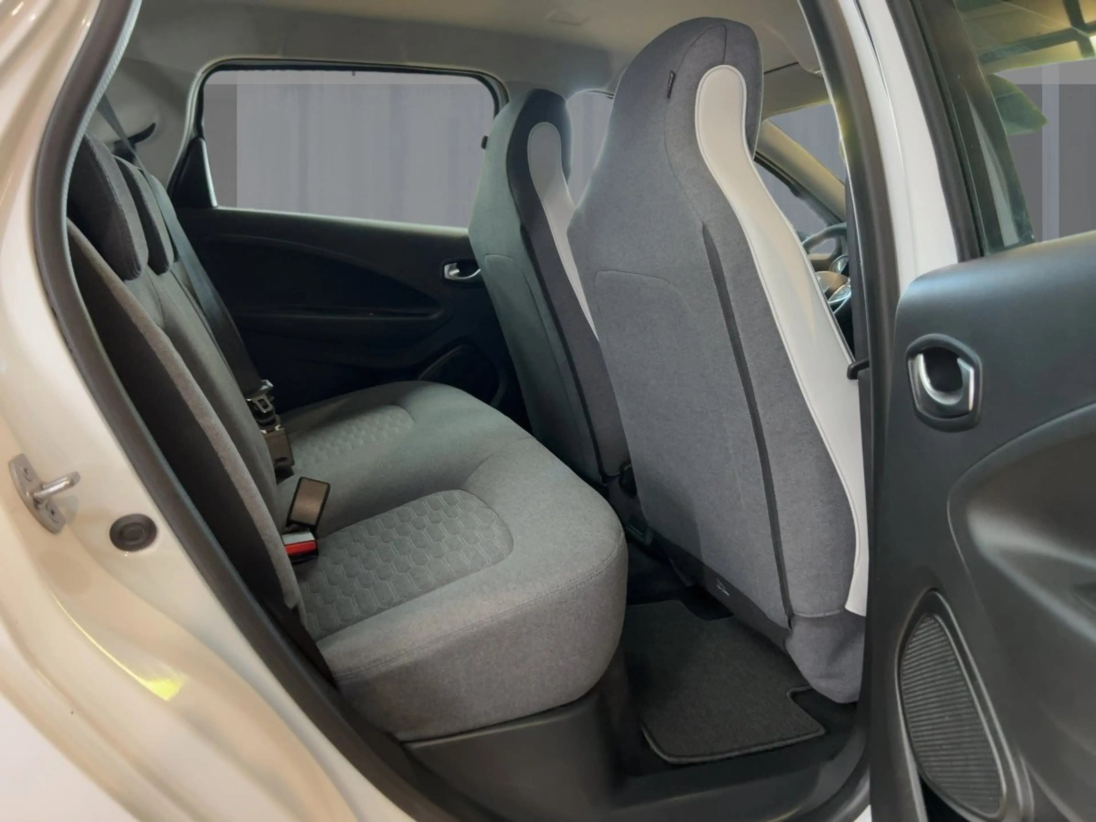 Renault ZOE Evolution EV50 135hp Komfort + Technopaket — photo 9