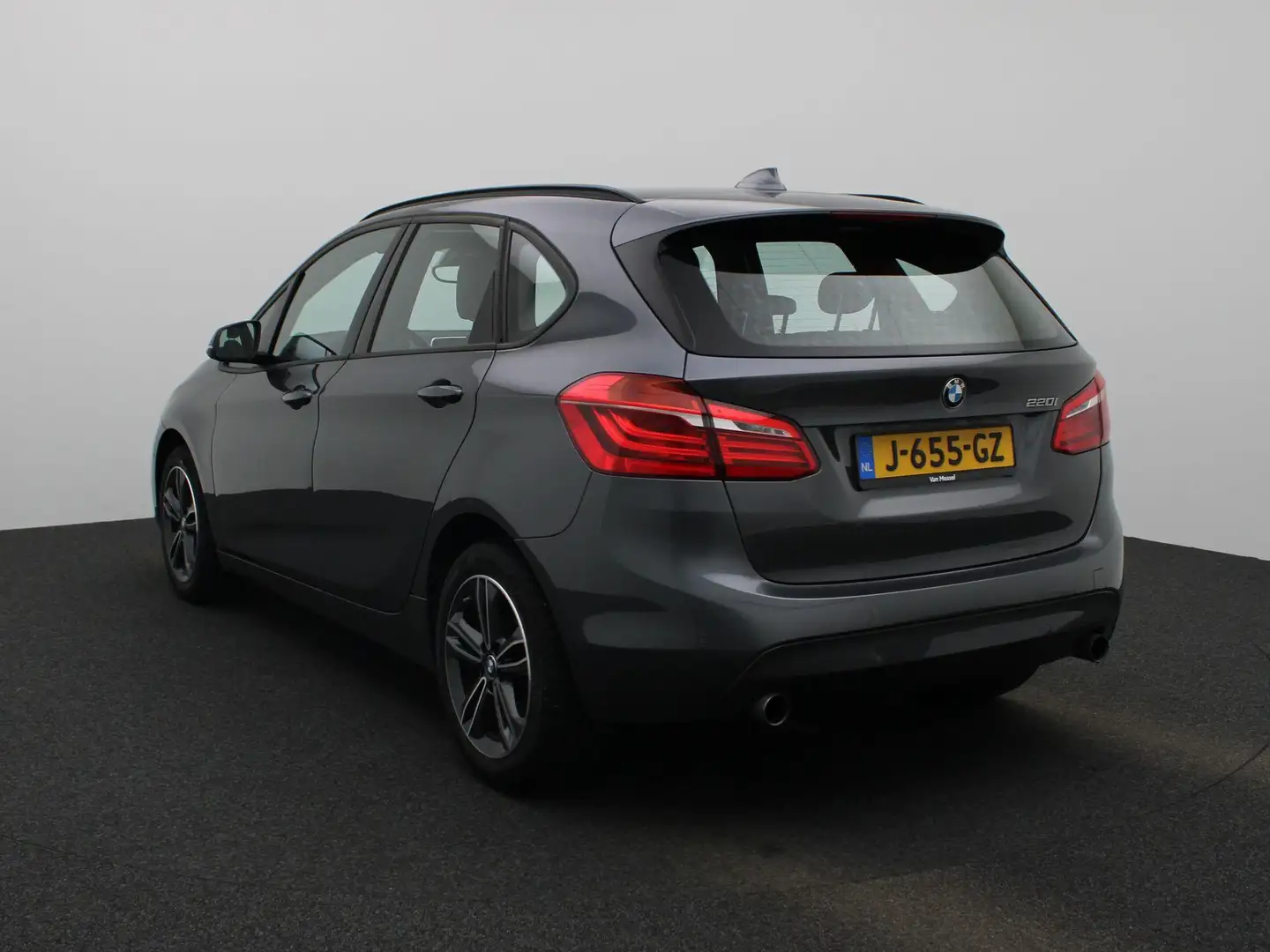 BMW 220 2-serie Active Tourer 220i High Executive | HARMAN Grijs - 2