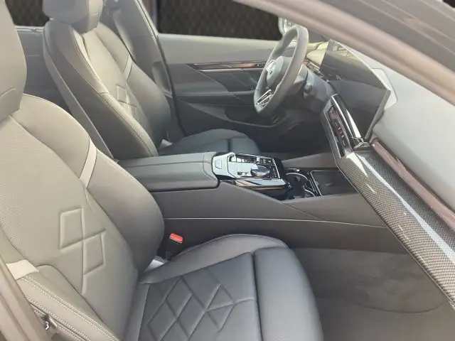 BMW i5 xDrive40 Touring Ansicht 6