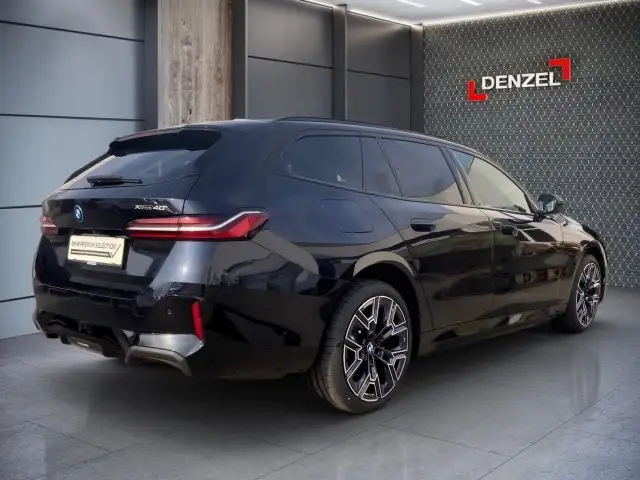 BMW i5 xDrive40 Touring Ansicht 4