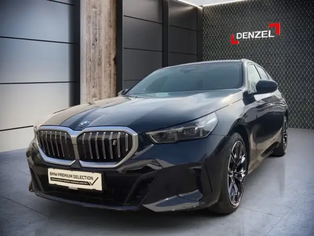 BMW i5 xDrive40 Touring Ansicht 2