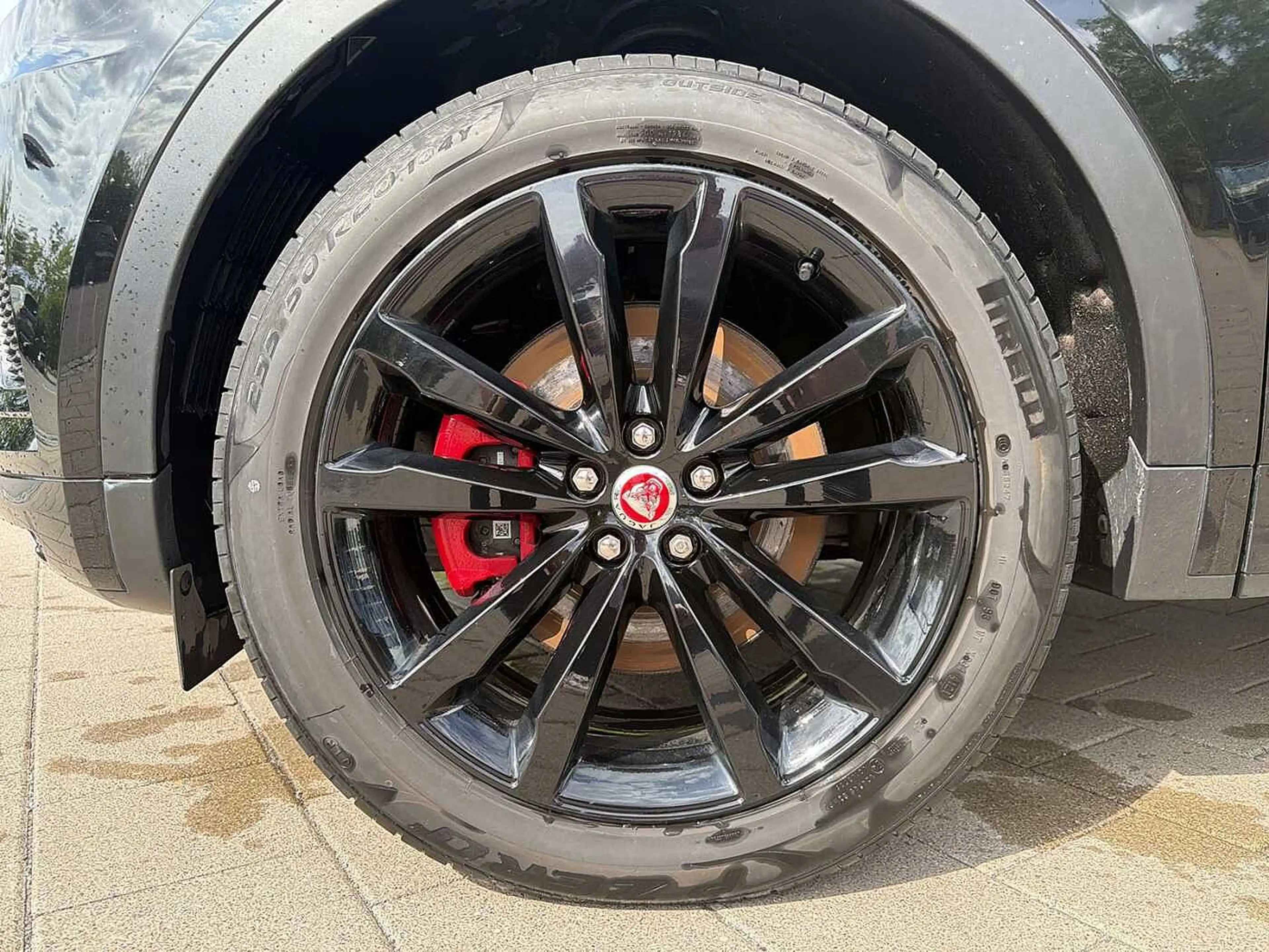 Jaguar E-Pace P250 AWD R-Dynamic Black — photo 9
