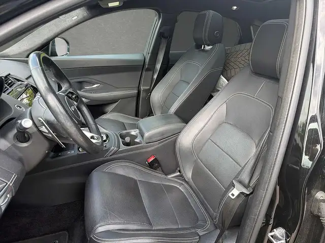 Jaguar E-Pace view 3