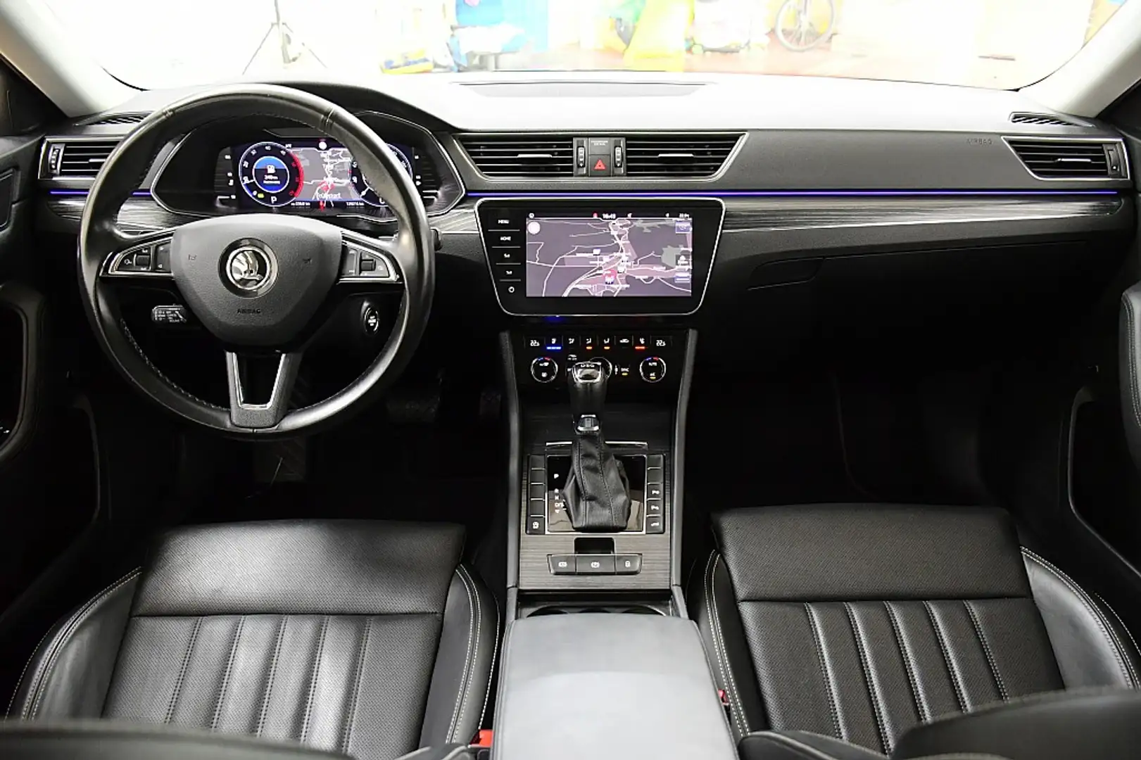 Skoda Superb 2,0 TDI Style DSG Schwarz - 2