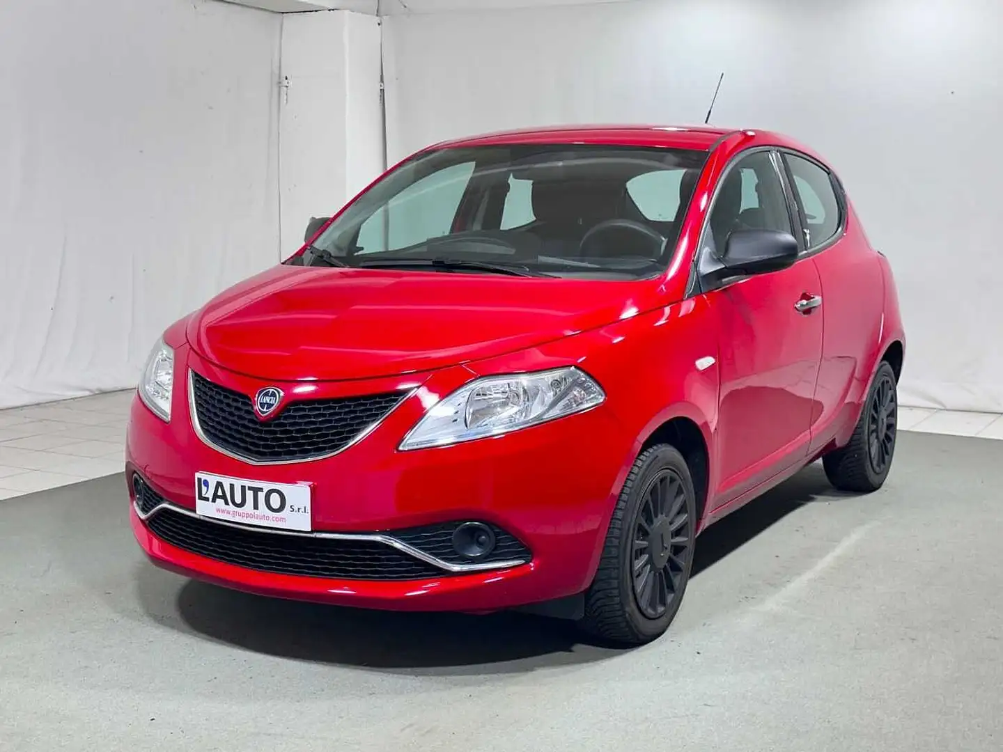 Lancia Ypsilon 1.2 69 CV 5 porte Silver Red - 1