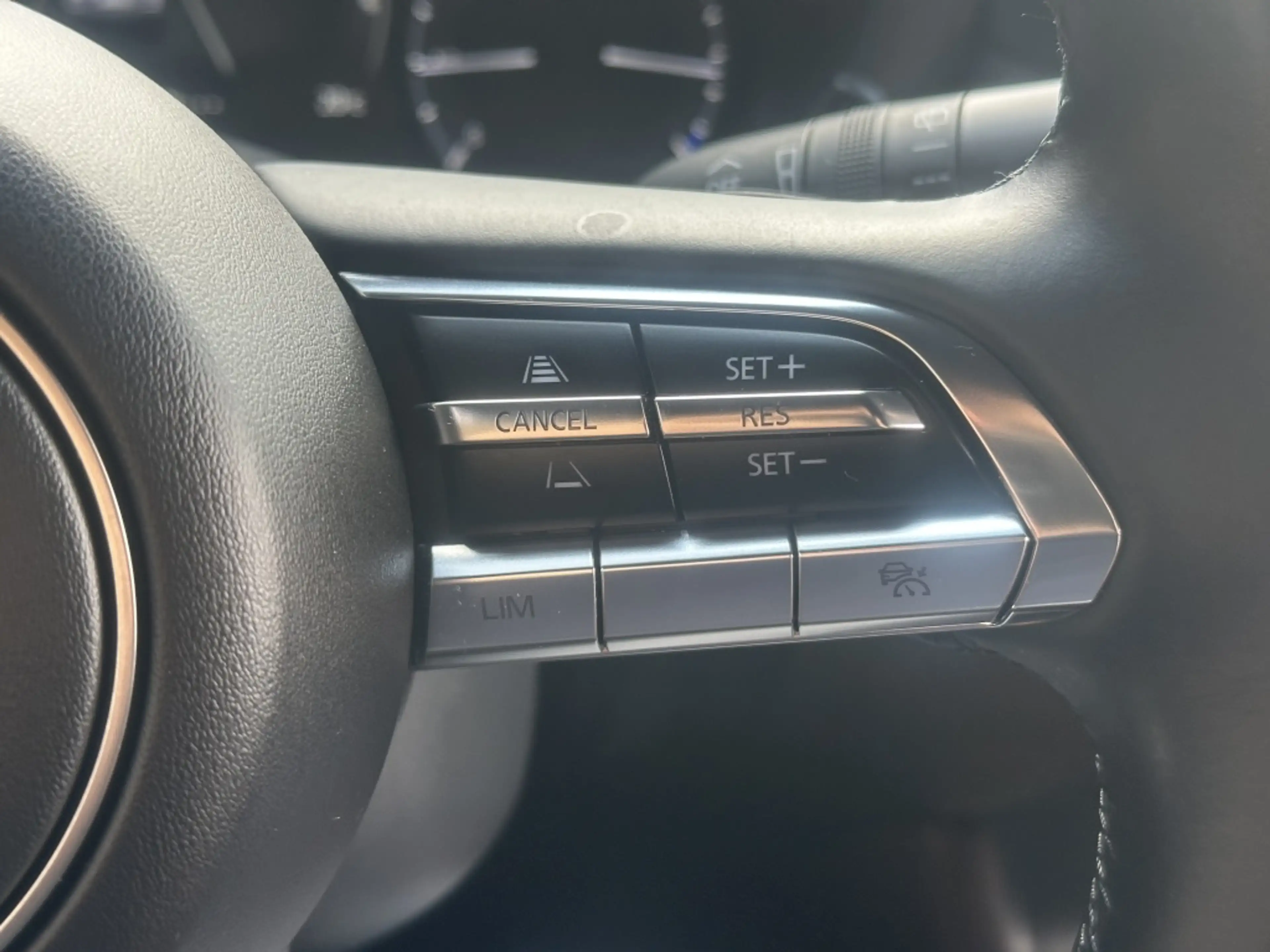 Mazda MX-30 e-SA EV145 Advantage — photo 27