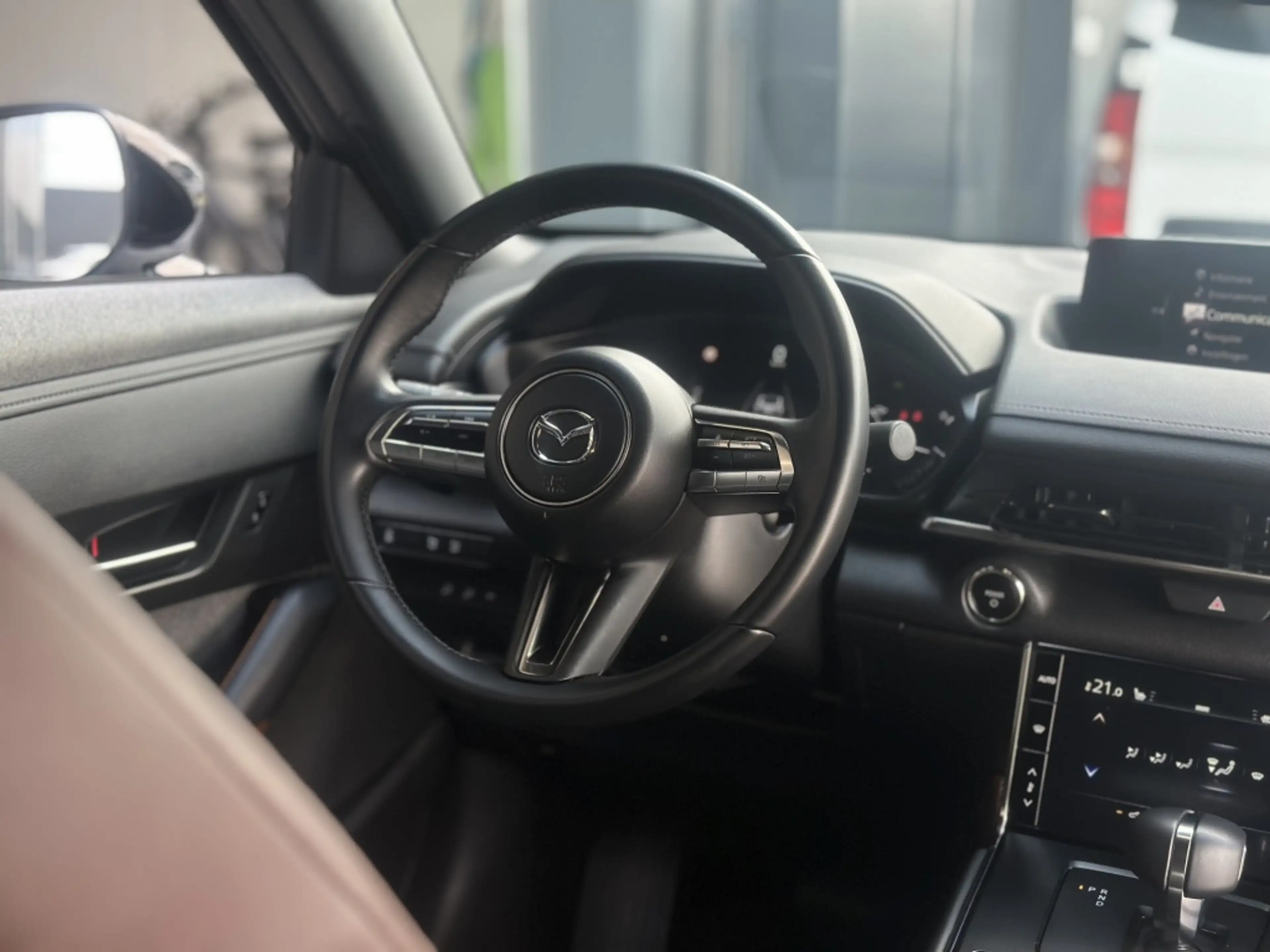Mazda MX-30 e-SA EV145 Advantage — photo 21