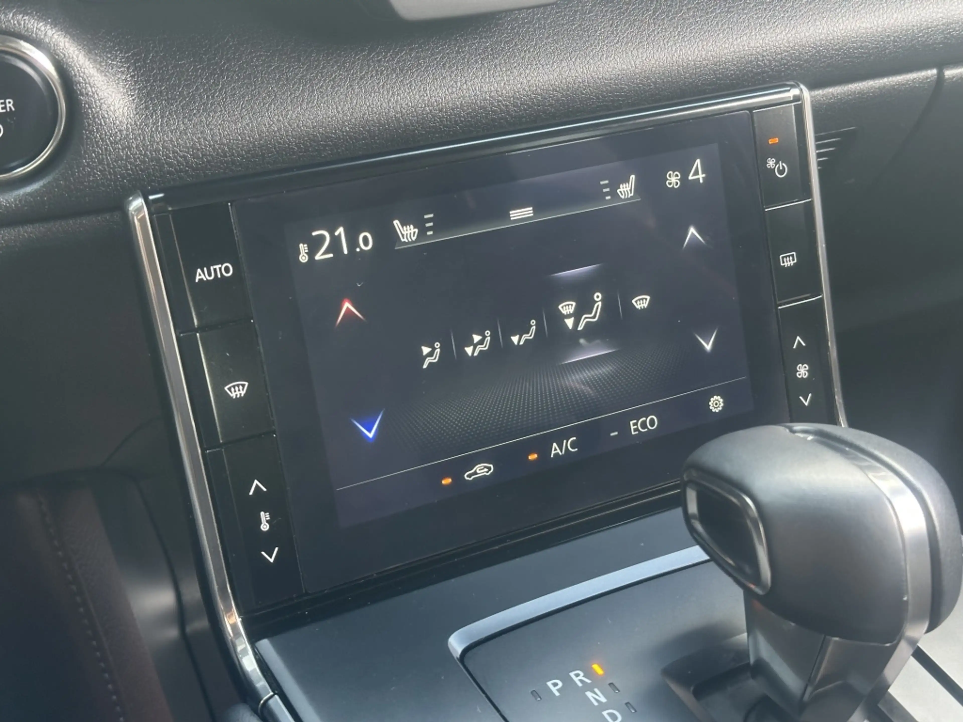 Mazda MX-30 e-SA EV145 Advantage — photo 32