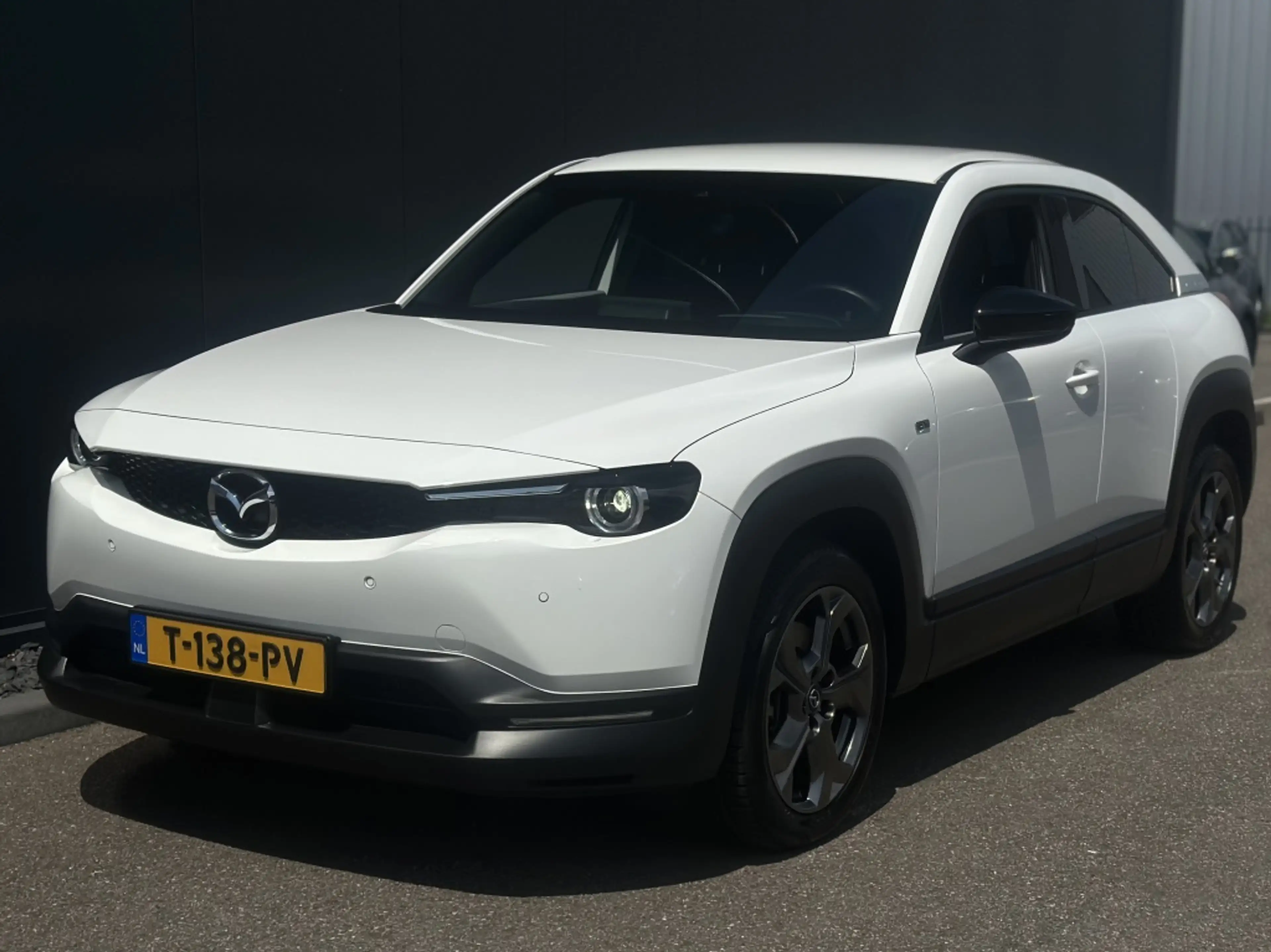 Mazda MX-30 e-SA EV145 Advantage — photo 12