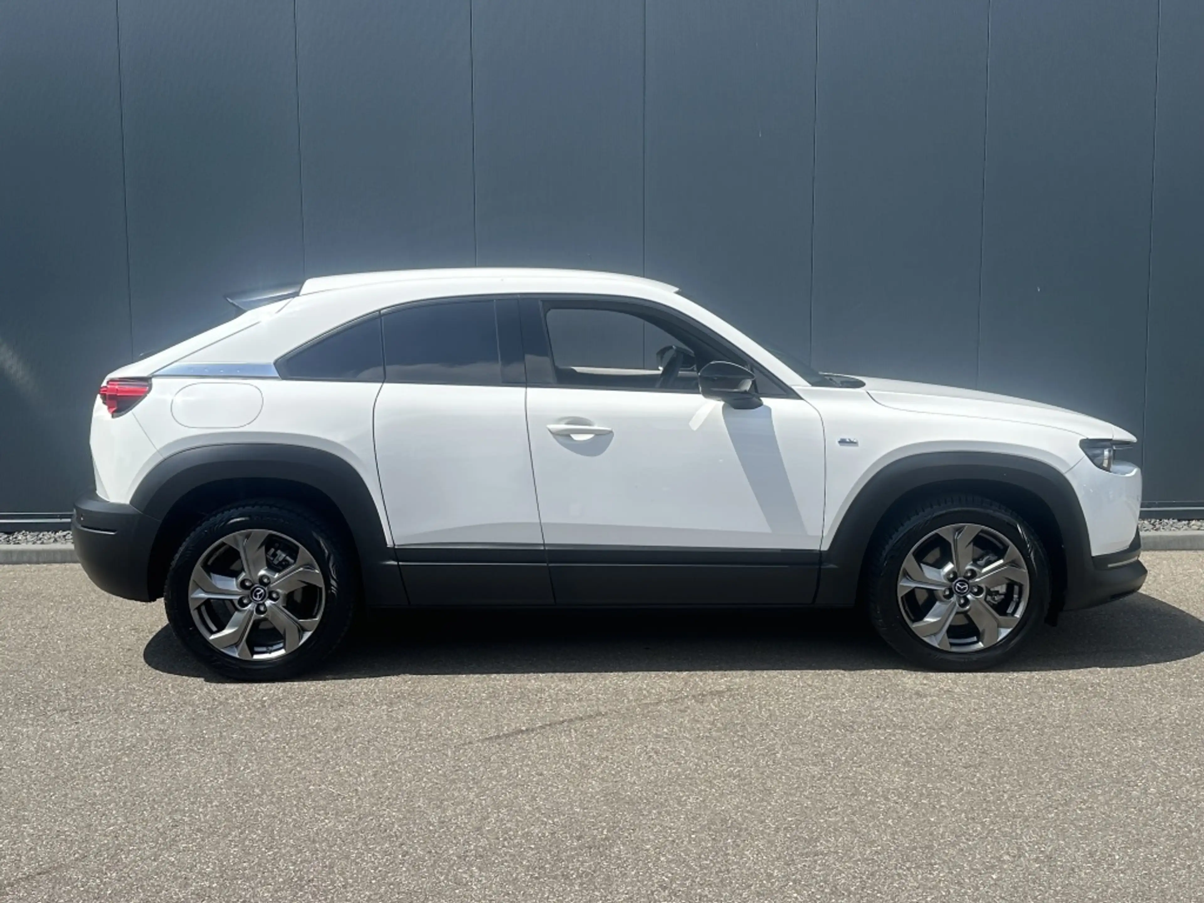 Mazda MX-30 e-SA EV145 Advantage — photo 8