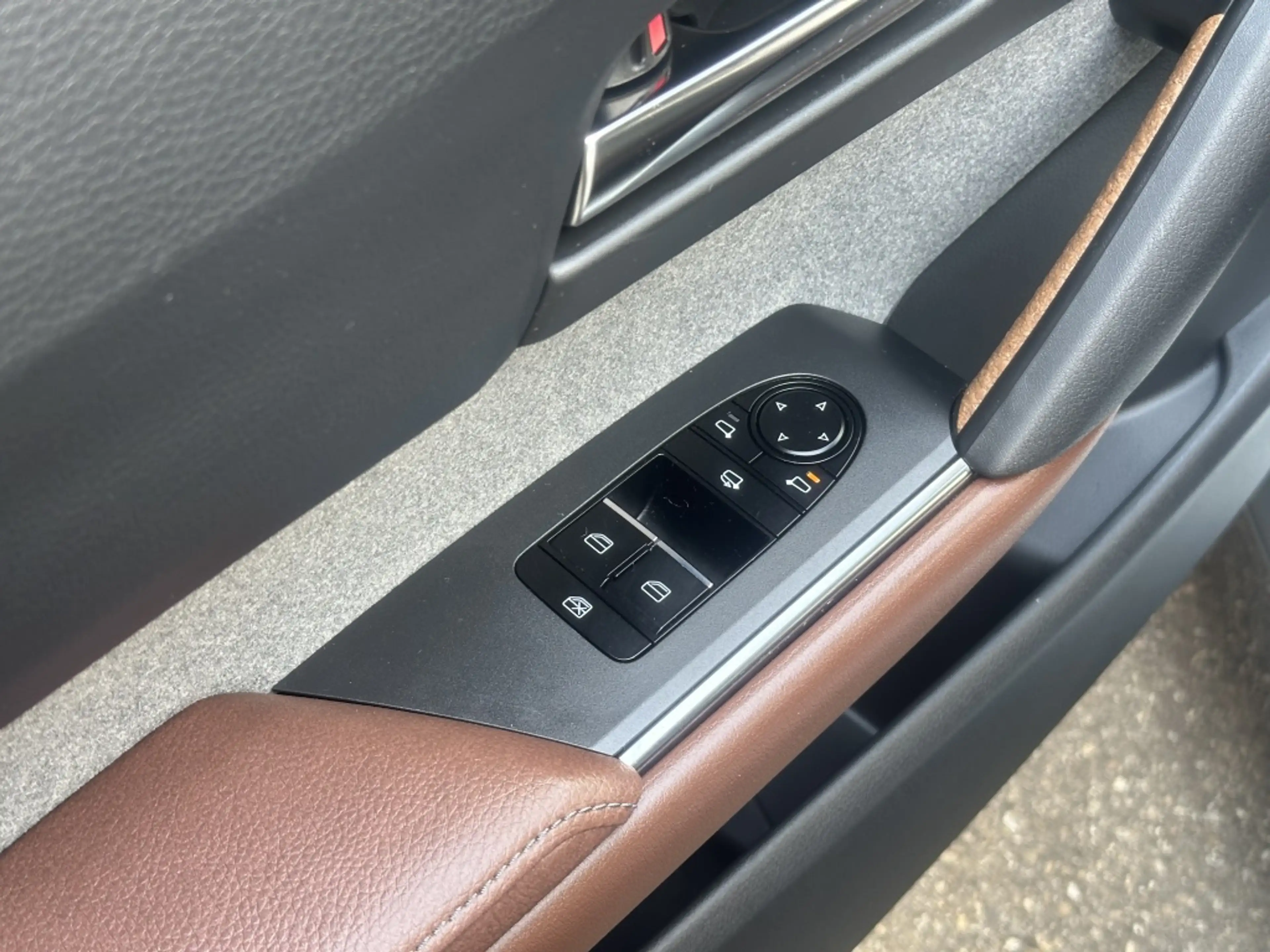 Mazda MX-30 e-SA EV145 Advantage — photo 20