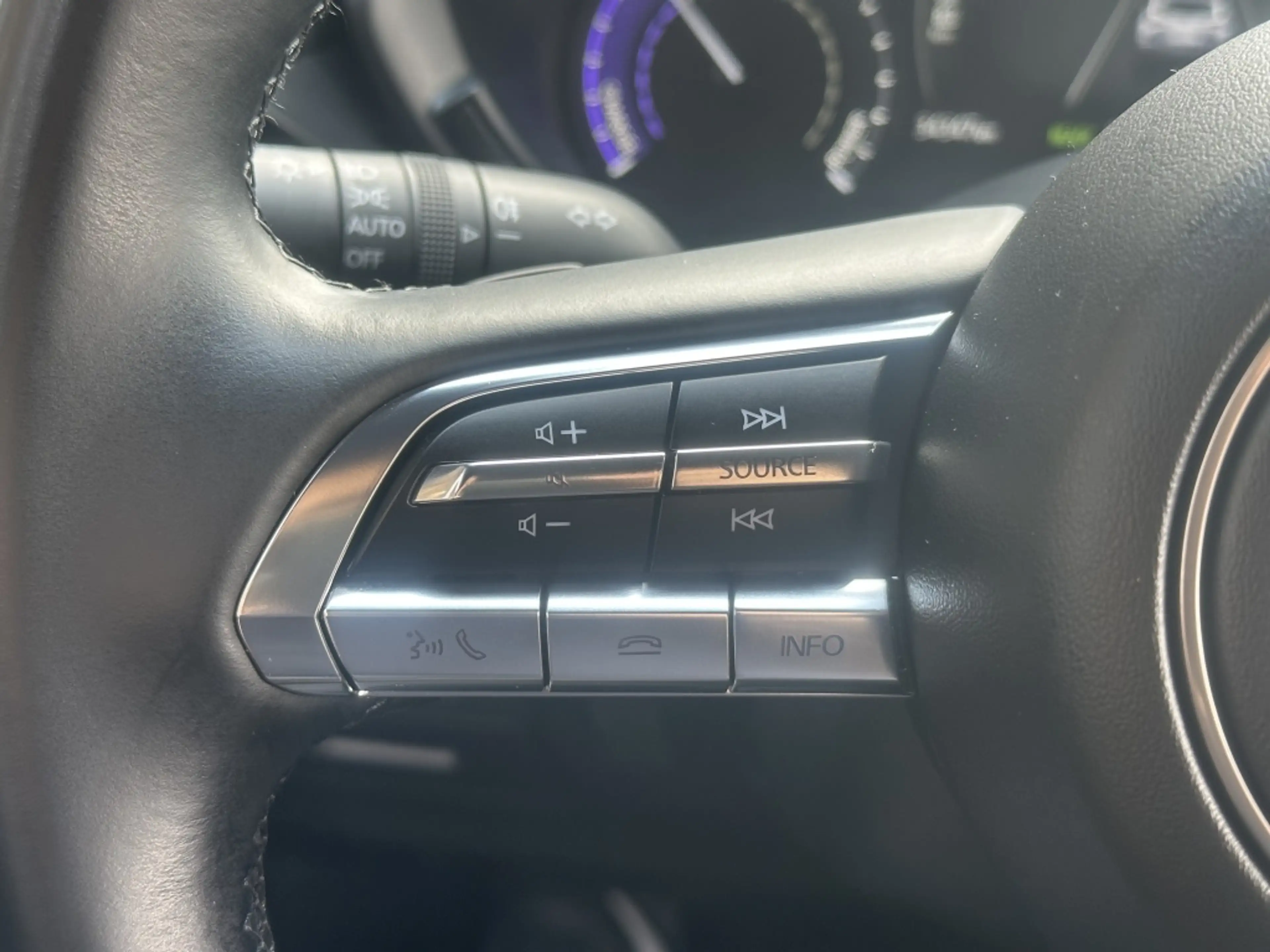 Mazda MX-30 e-SA EV145 Advantage — photo 26