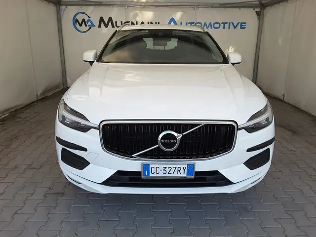 Volvo XC60 B4 (d) 197cv AWD Geartronic Momentum *GANCIO TRAINO*