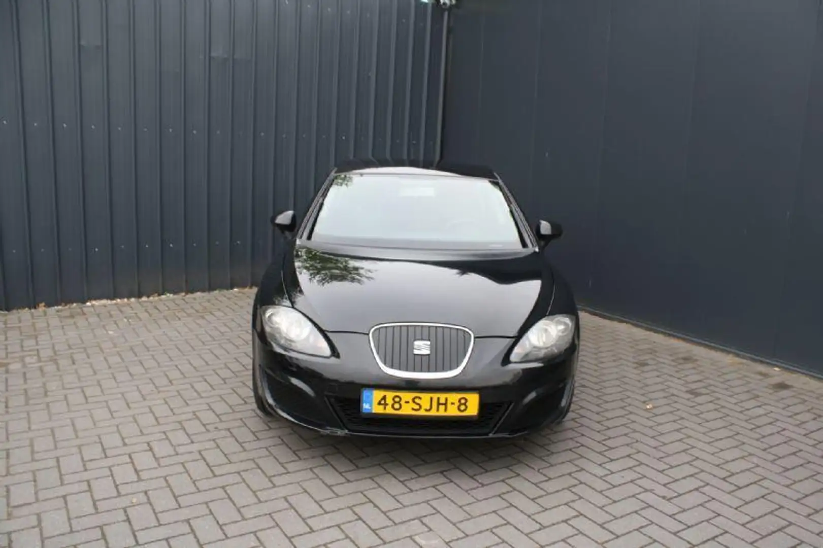 SEAT Leon 1.6 TDI 77Kw EURO 5 Ecomotive Reference Schwarz - 2