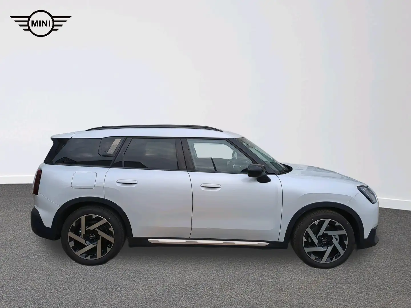 MINI Countryman SE All4 Favoured Trim Bianco - 2