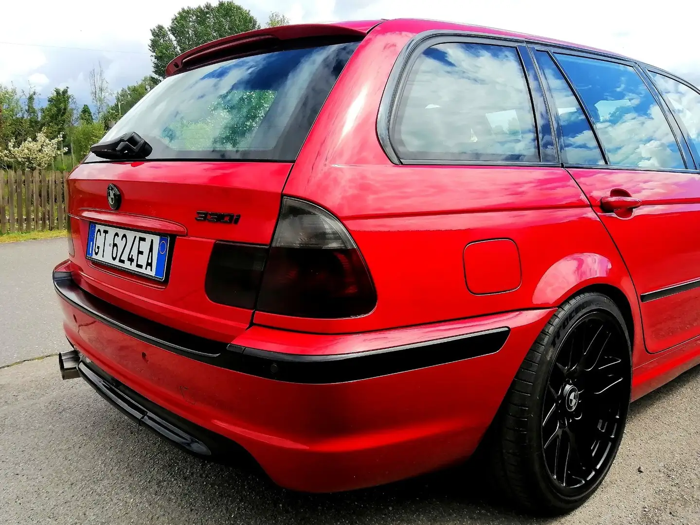 BMW 330 330i Touring Rosso - 2