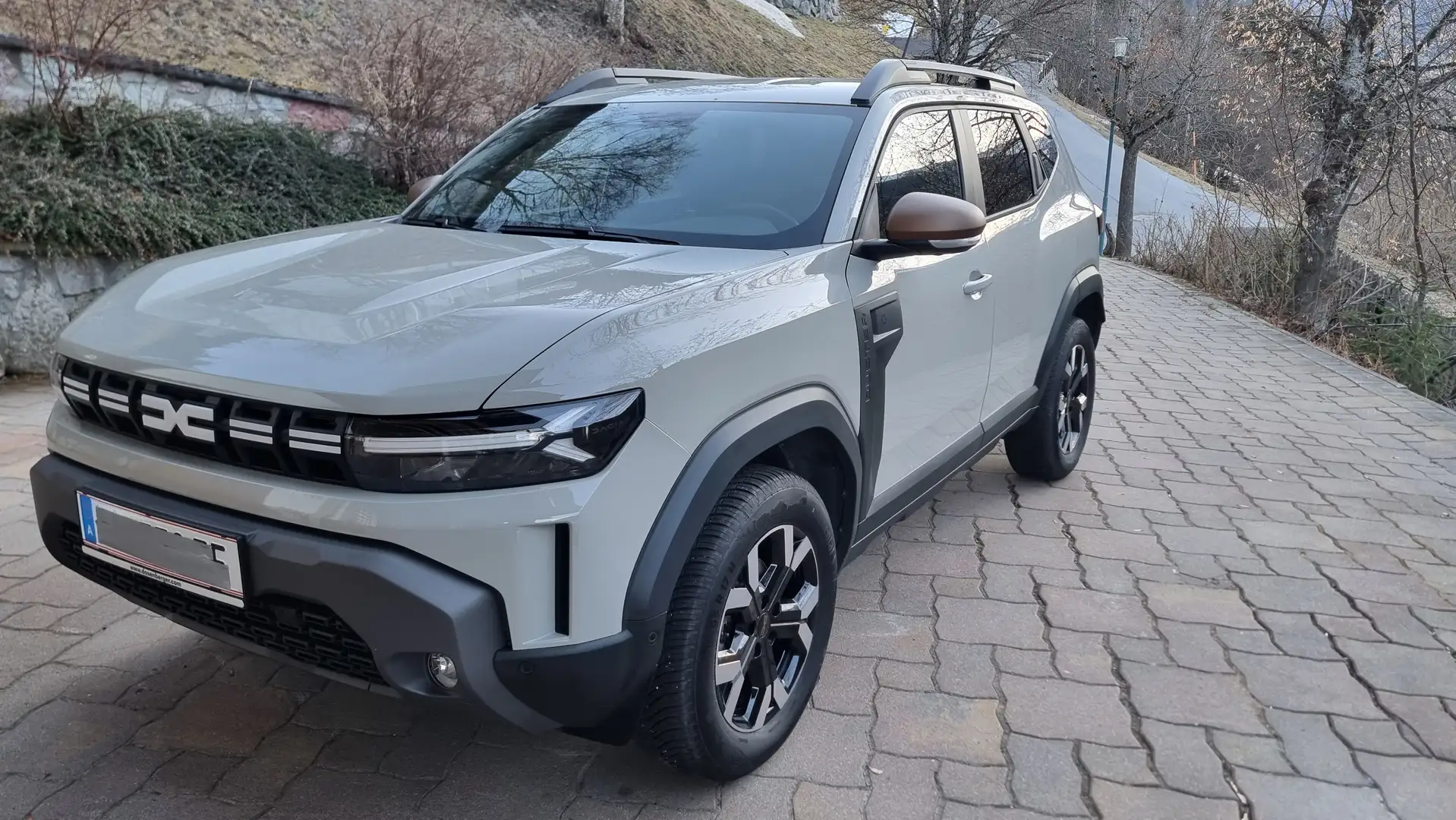 Dacia Duster Duster Extreme TCe 130 mHev 4x4 Weiß - 1