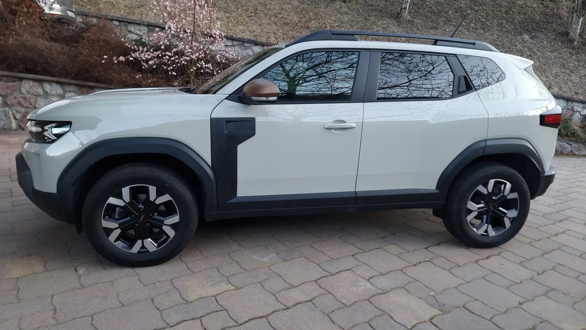 Dacia Duster Duster Extreme TCe 130 mHev 4x4 Weiß - 2