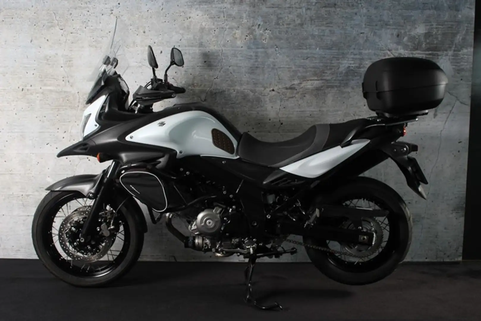 Suzuki V-Strom 650 DL XTA Wit - 2