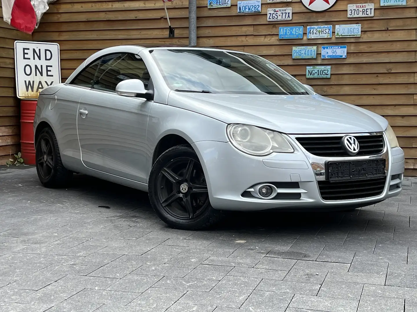 Volkswagen Eos 1.6 FSI Klima Allwetter TÜV Срібний - 2