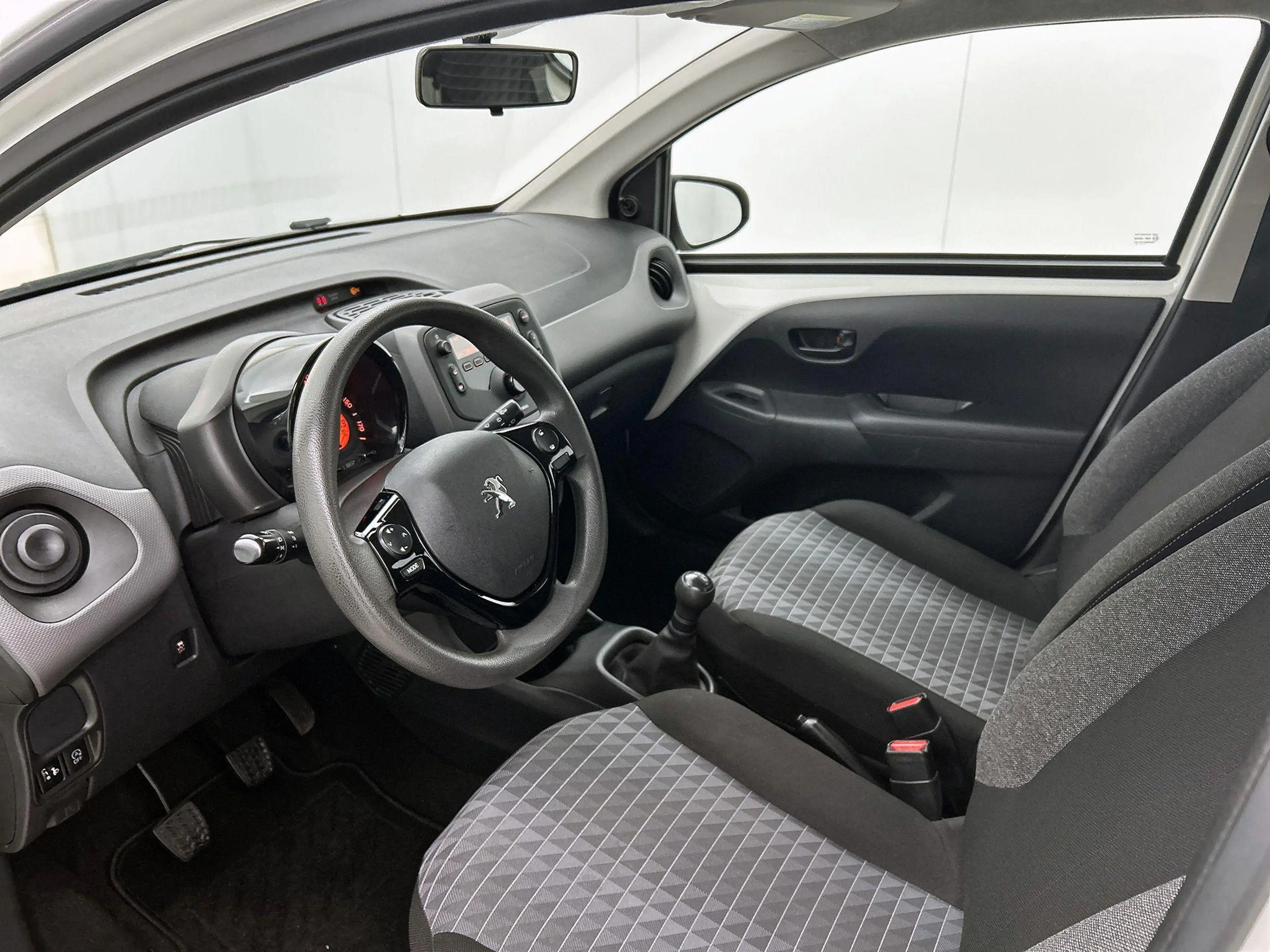 Peugeot 108 1.0 72pk Active | Airco | Bluetooth | IsoFix | — photo 10