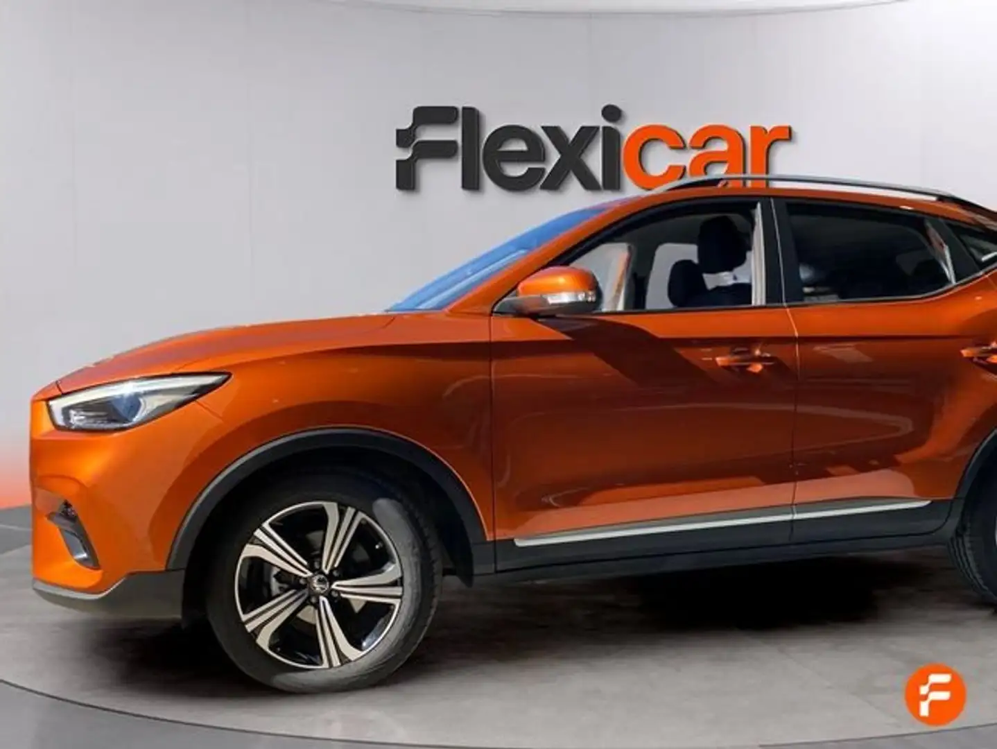MG ZS 1.5 Comfort Naranja - 2