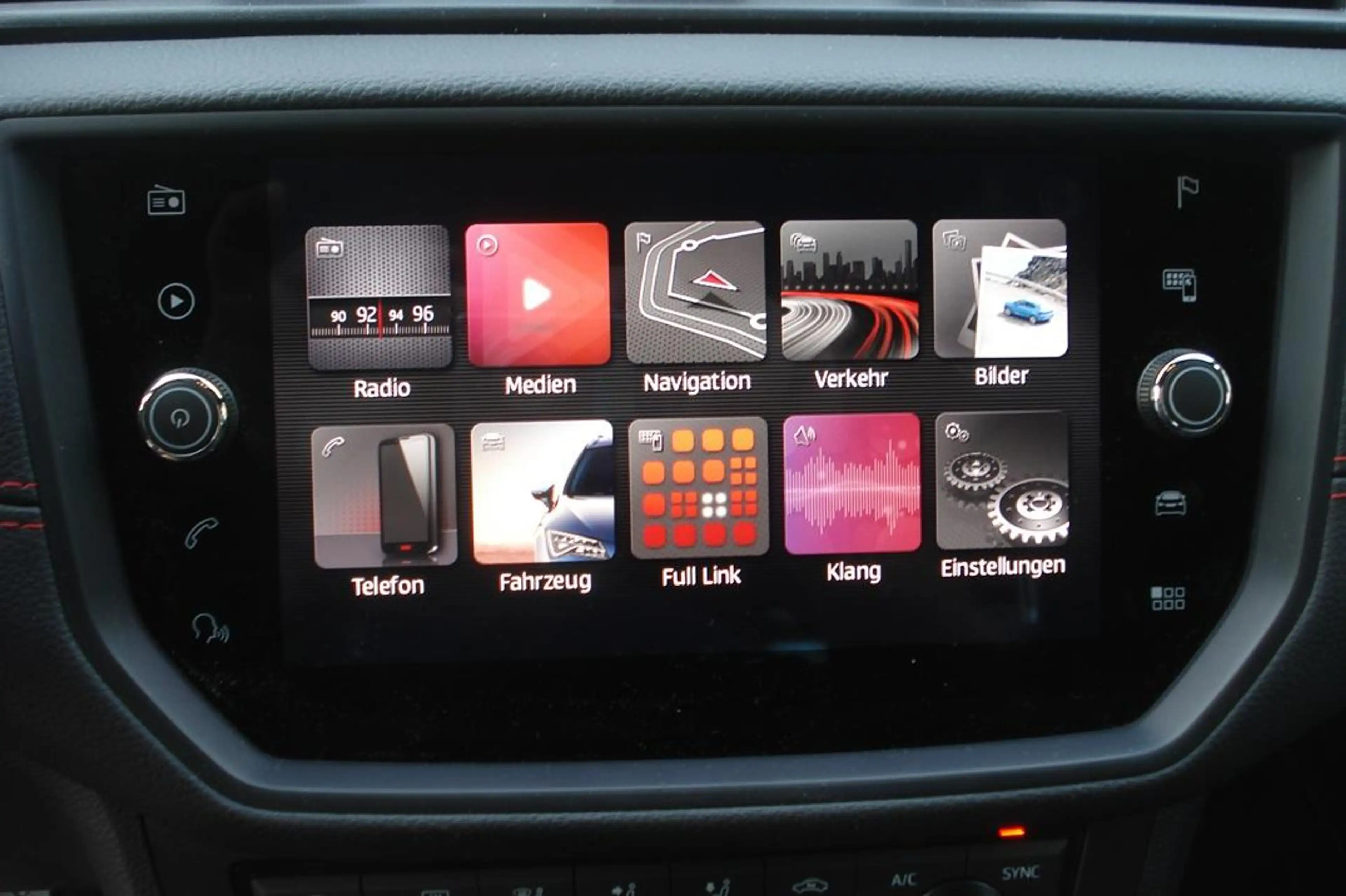 SEAT Arona FR DSG AHK LED Climatronic Kamera — photo 8