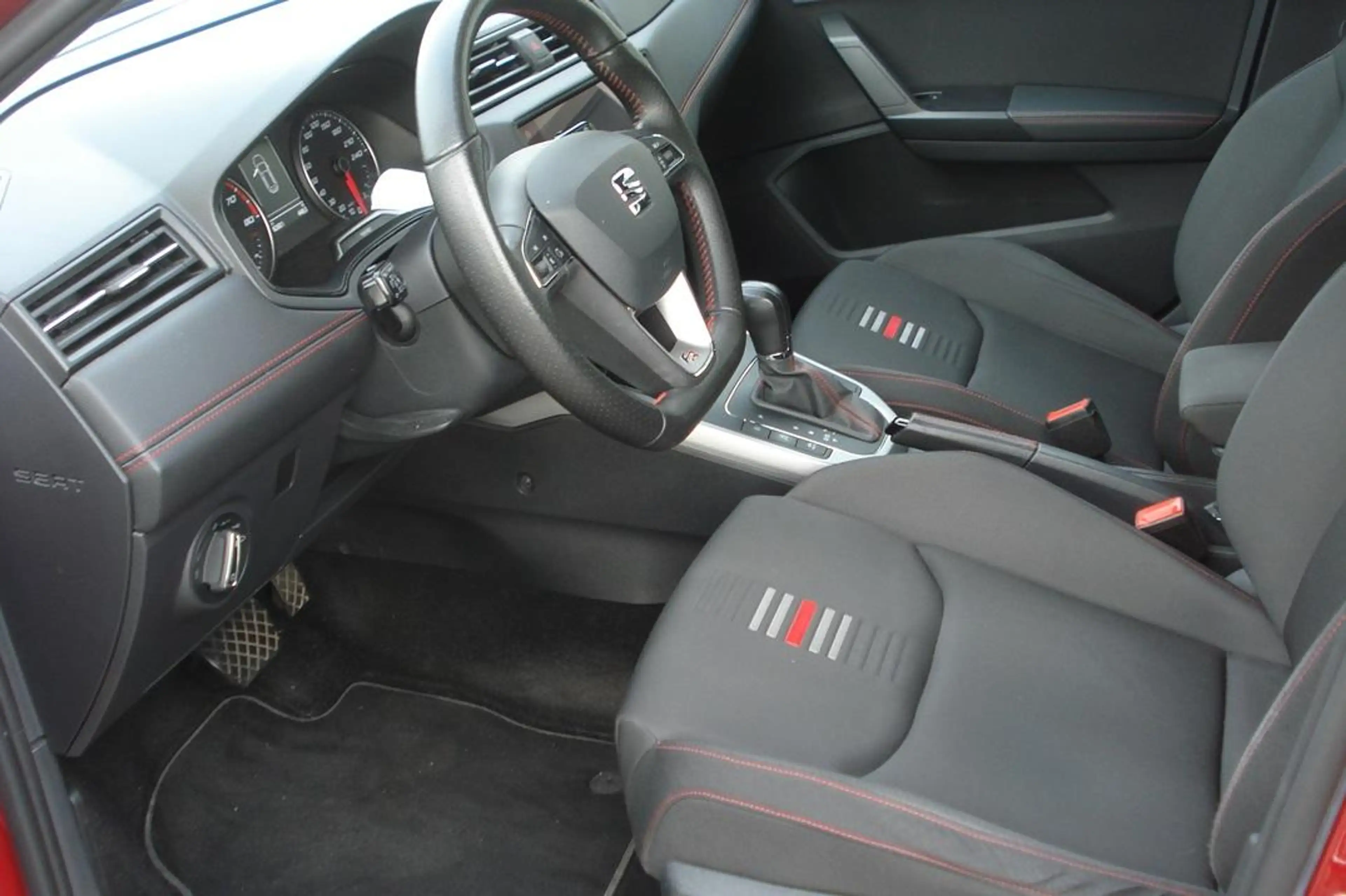 SEAT Arona FR DSG AHK LED Climatronic Kamera — photo 5
