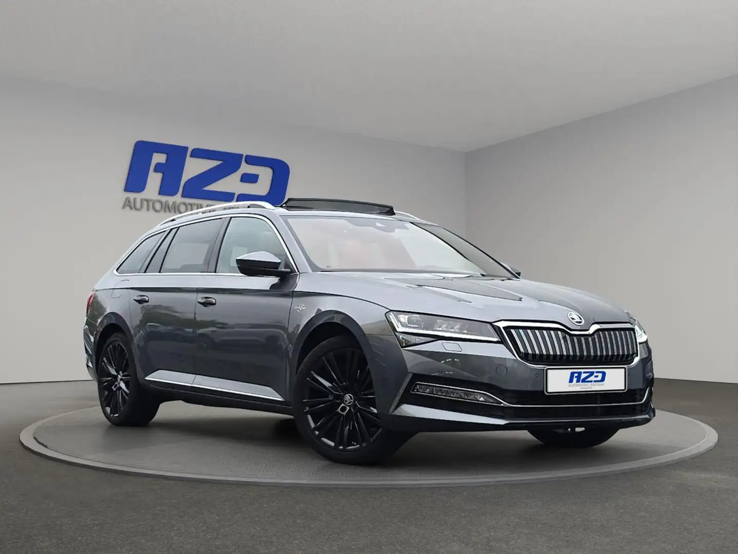 Skoda Superb L&K iV STANDHZ MATRIX PANO AHK DCC Grau - 2