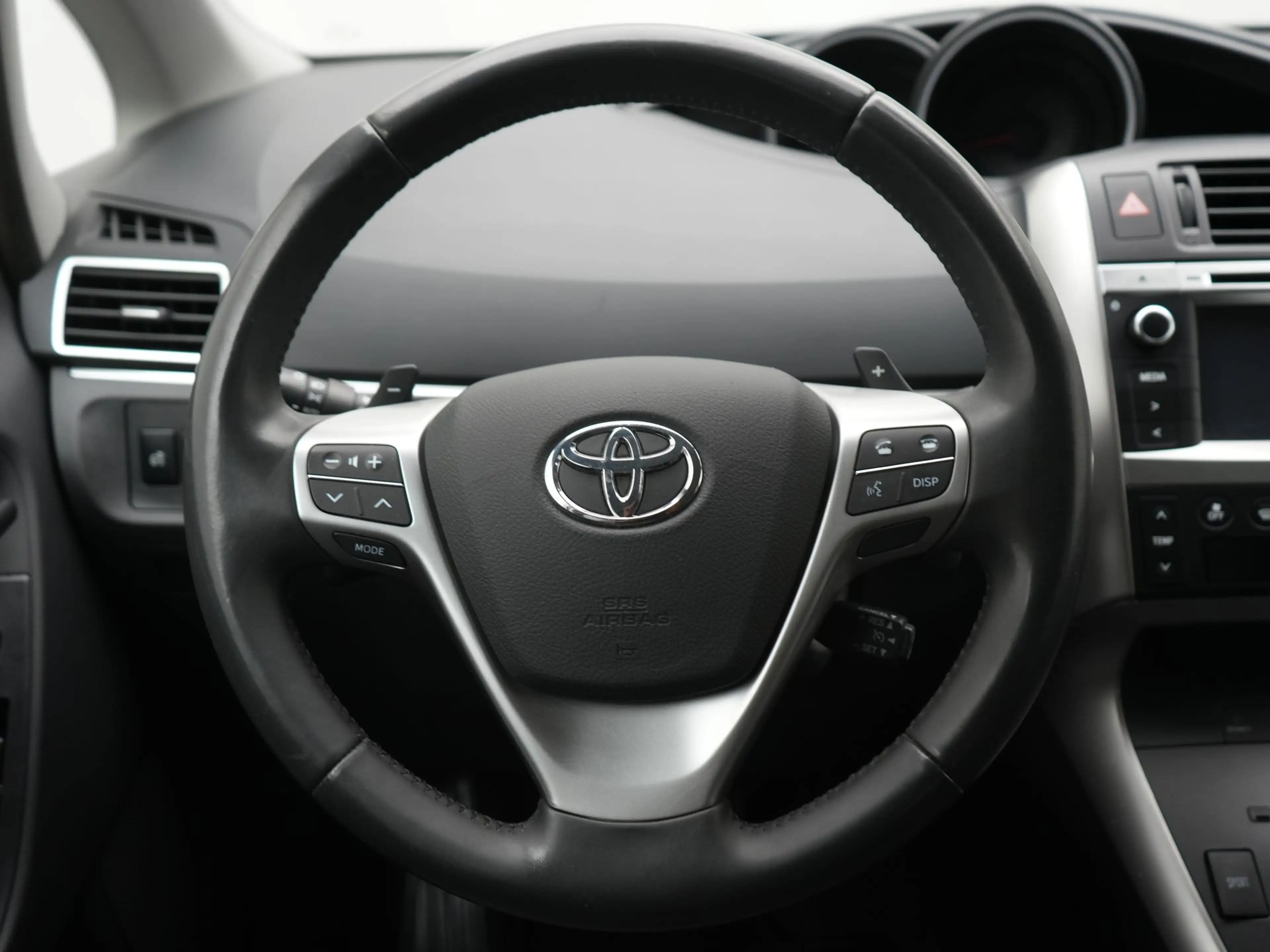 Toyota Verso 1.8 VVT-i Aspiration — photo 6