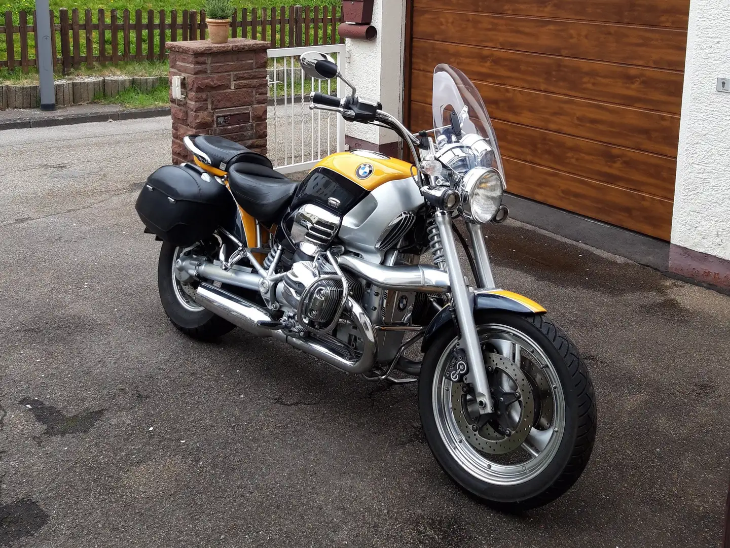 BMW R 1200 C Independent Yellow - 1