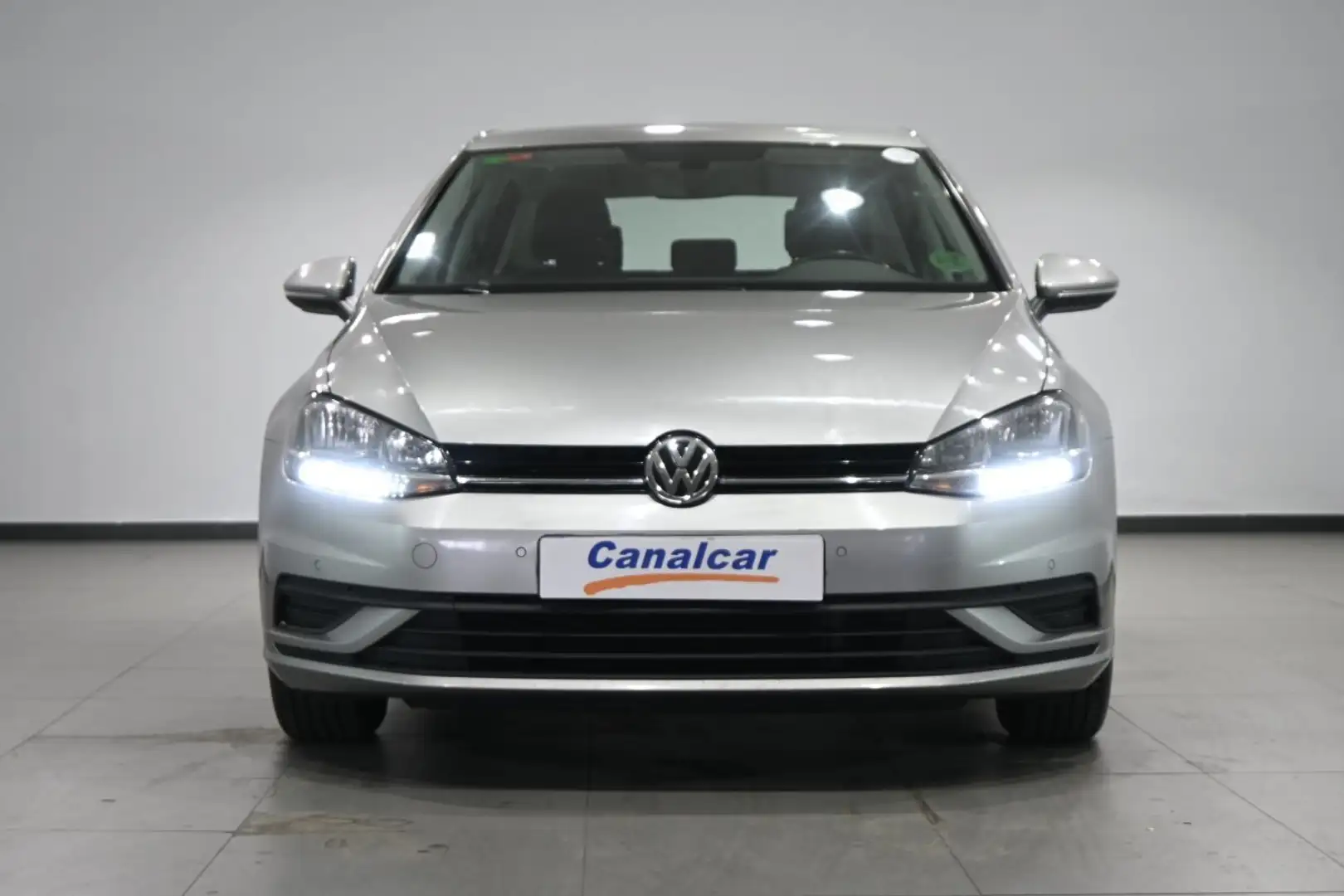 Volkswagen Golf 1.6TDI Business Edition DSG7 85kW Plateado - 2