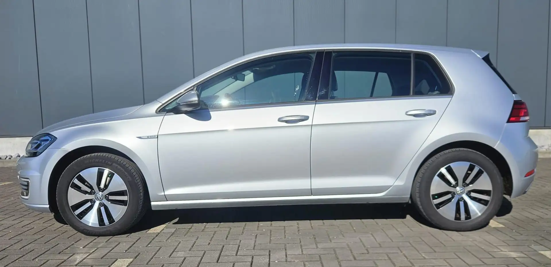 Volkswagen e-Golf E-DITION Šedá - 2